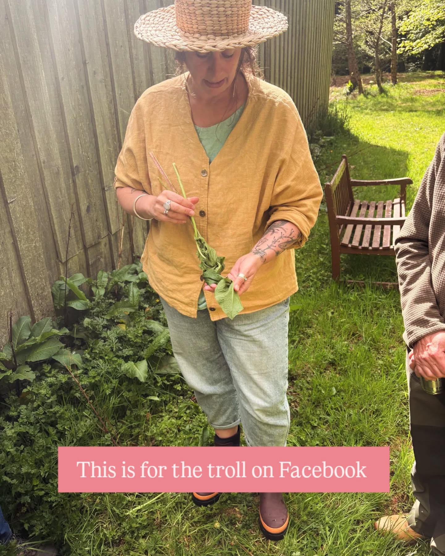 I wasn't going to mention this but....
I have another Intro workshop in North Ballachulish on Saturday the 13th of June. The Facebook commenter thinks it sounds expensive to forage for free food. That's ok. He isn't invited.
Booking available on my website ππ±
If you fancy something extra special I'm back at the @thepierhousehotel on the 29th of May working with Head Chef @mike.leathley for our Forage and Feast event. Get in touch for the details πππ½