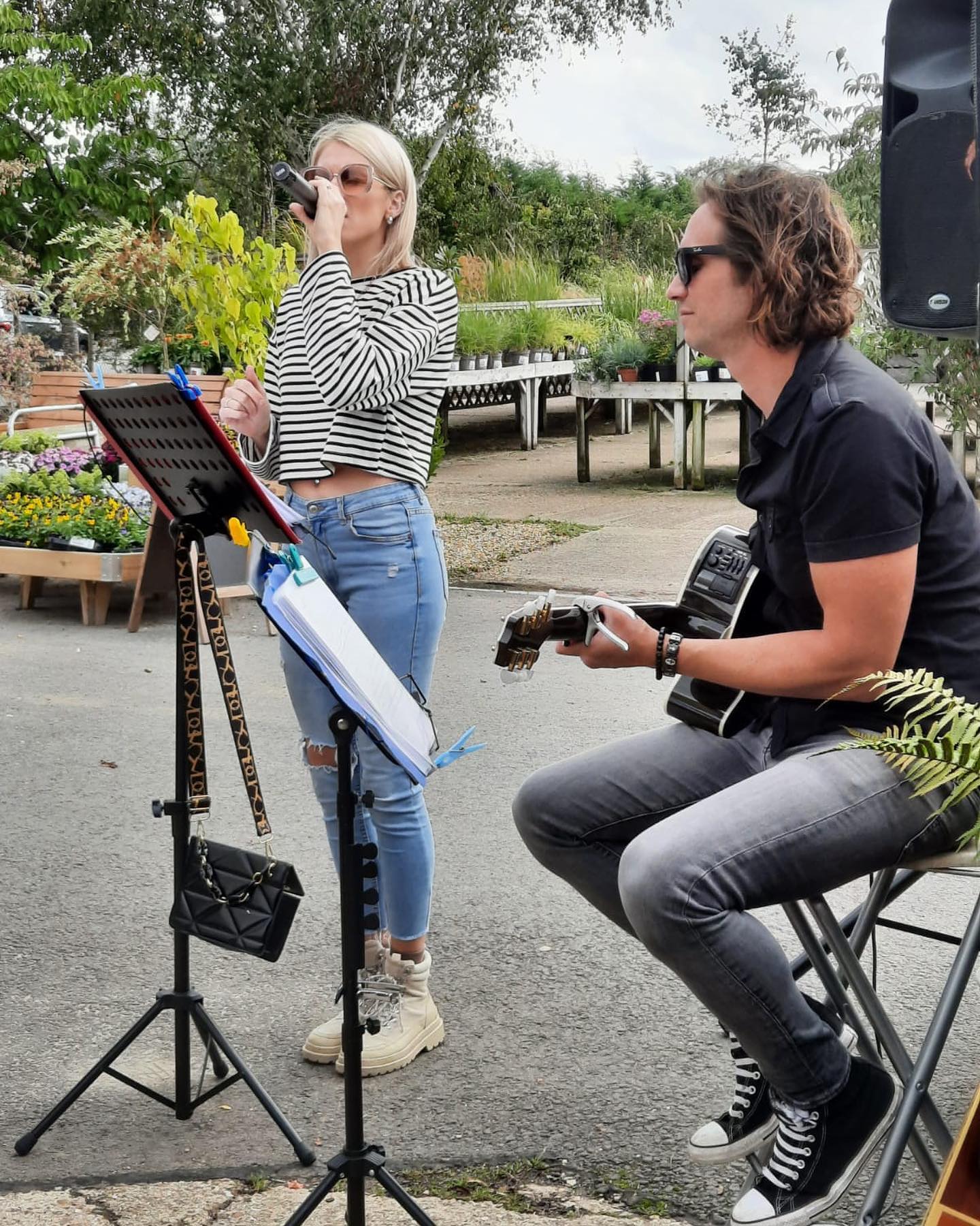 The last of the ‘alfresco’ gigs this year! 🌞 🍂 🌸 ☕️
Lovely afternoon with @thehoboco - good luck with what’s you’ve got coming next! You’ll certainly be missed at @hortus_loci
#autumn #alfresco #outdoor #plantcentre #flower #coffee #coffeehut #artisancoffee #leavingparty #livemusic #musicalduo #guitarist #vocals #localmusicians #hampshire #hampshirelifestyle