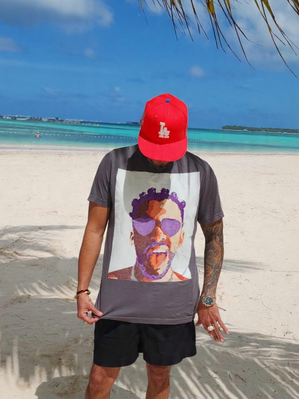 My original urban pop-art take on Benito, featuring the powerful closing statement from his iconic Super Bowl halftime performance: “The only thing more powerful than hate is love.”
Not just a shirt; it’s a piece of the culture. Get your limited edition wearable art.
🔗 Link in bio to shop artbydmos.com
#BadBunny #SuperBowlLIV #UrbanPopArt #ArtByDMos #WearableArt