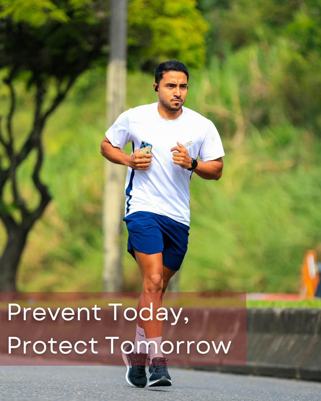 As the weather improves and people return to outdoor activities, certain injuries tend to appear more frequently in the spring.
After months of lower activity during the winter, the body may not yet be fully prepared for the sudden increase in movement. This can lead to common seasonal concerns such as knee pain, plantar fasciitis, Achilles tightness, or lower back discomfort.
These issues often occur when muscles, tendons, and joints are asked to handle more load than they have recently been used to. Gradually increasing activity levels and paying attention to how your body feels can help reduce the likelihood of injury.
Taking a proactive approach early in the season can help you stay active and enjoy everything spring has to offer.
If you notice persistent discomfort as your activity levels increase, our clinic is here to assist you.