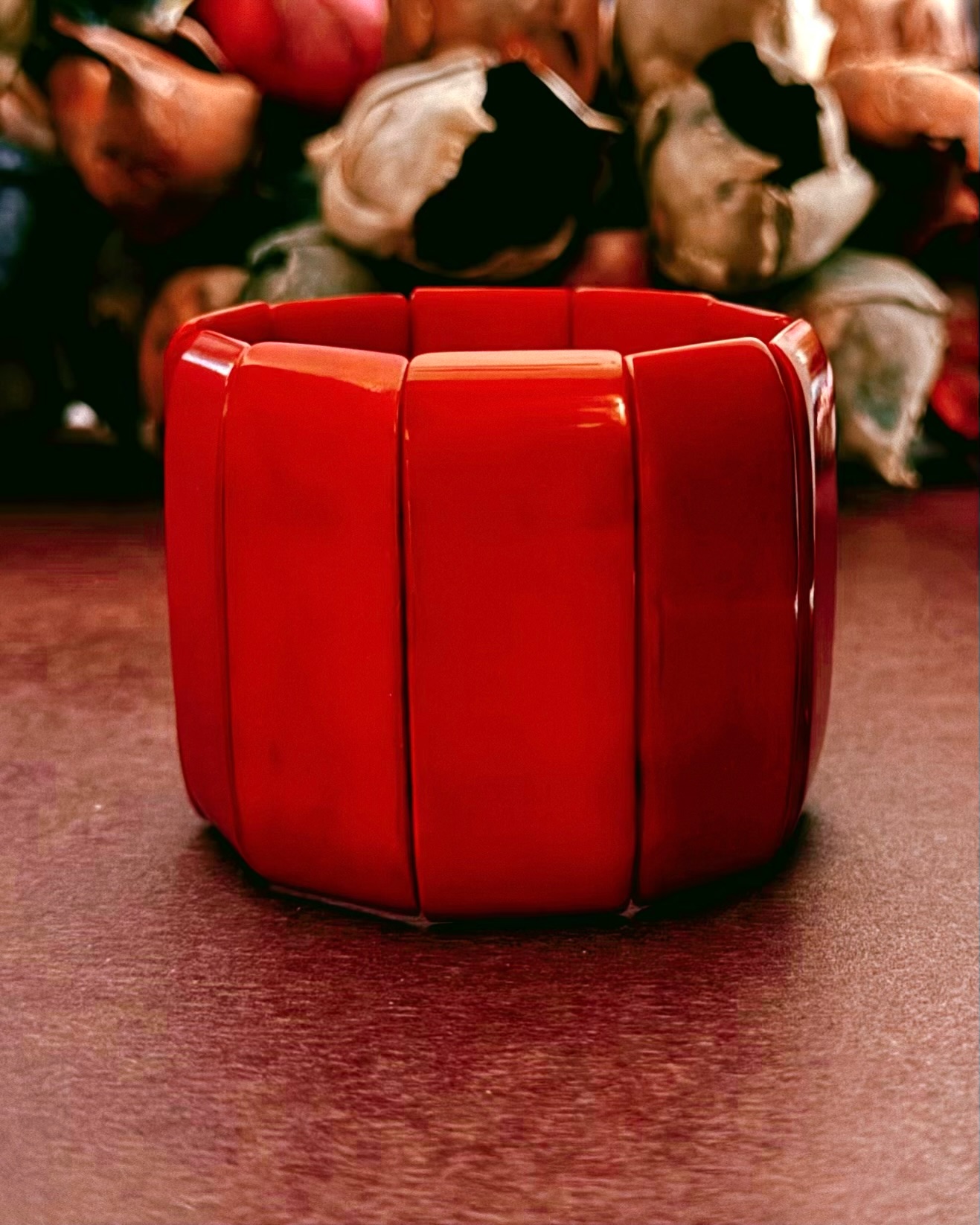 A pulseira retângulos em osso bovino vermelha também foi tingida com o corante do urucum.
Arte sustentável, peça exclusiva e ecológica.
Para garantir a sua, acesse a nossa loja virtual e aproveite o FRETE GRÁTIS para compra de quaisquer produtos pronta entrega. Não esqueça de usar o cupom BEMVINDA10 para desfrutar de desconto na sua primeira compra.
#luxosustentavel
#elegancianatural
#biojoiasexclusivas