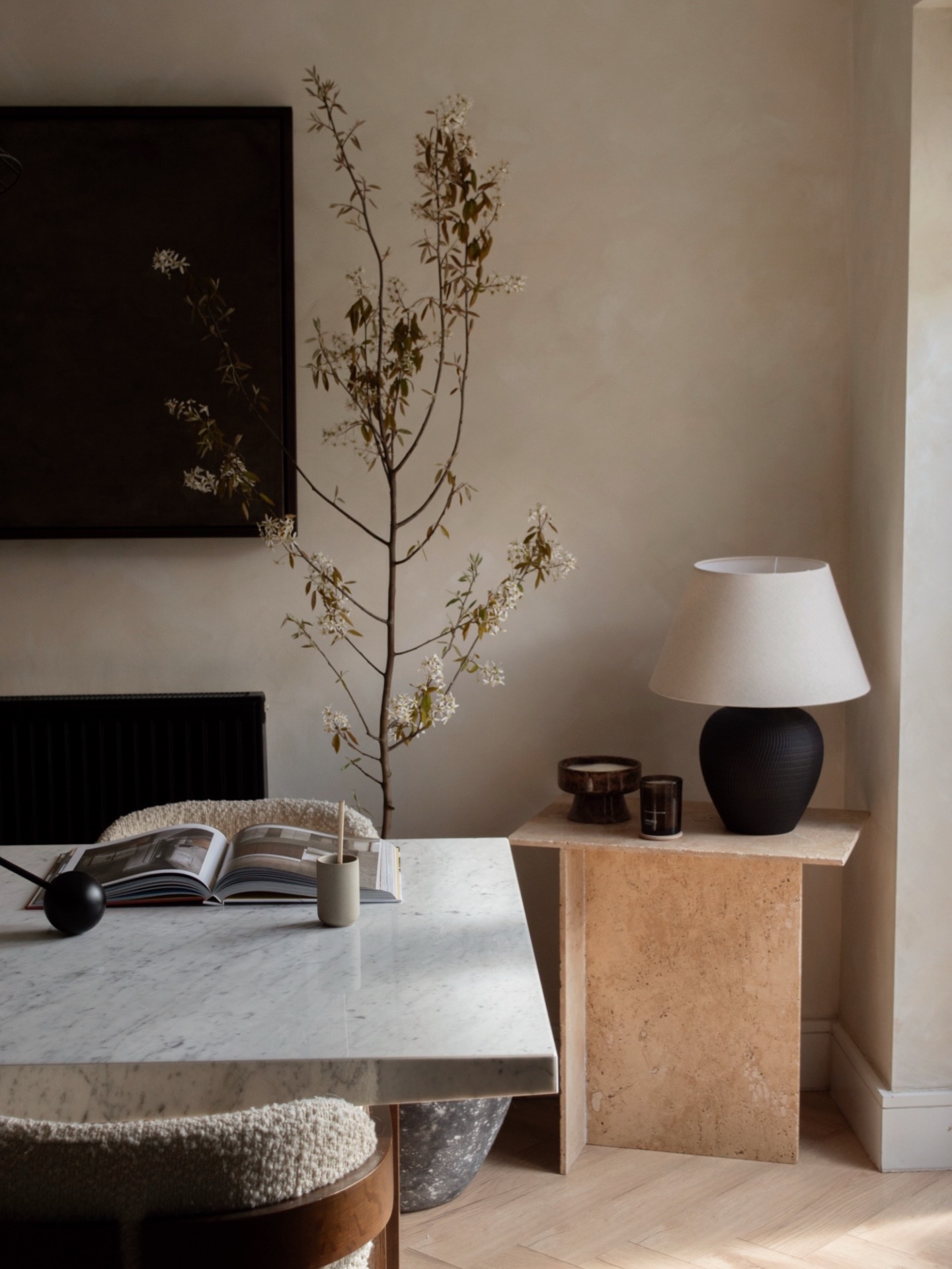 ๐ผ ๐๐ค๐ช๐จ๐ ๐๐ฃ ๐
๐๐ฅ๐๐ฃ @gejstdesign
This book explores how homes can be constantly reimagined. Shaped by a culture of precision and restraint, these houses become spaces for quiet experimentation, valuing clarity and intention over excess. Theyโre both structured and flexible, adapting to everyday life while offering new ways of living.
The book shows how Japanese homes, though understated, can be surprisingly radicalโturning the ordinary into something unexpected.
We love to live by this philosophy and love the idea of accessibility and ensuring all the pieces in our home add a functional purpose.
Happy Weekend!
It has started by raining this morning but hey itโs April & the UK, we might to have a heatwave later ๐ค
Enjoy!
Love,
Nicola & Vicki xx