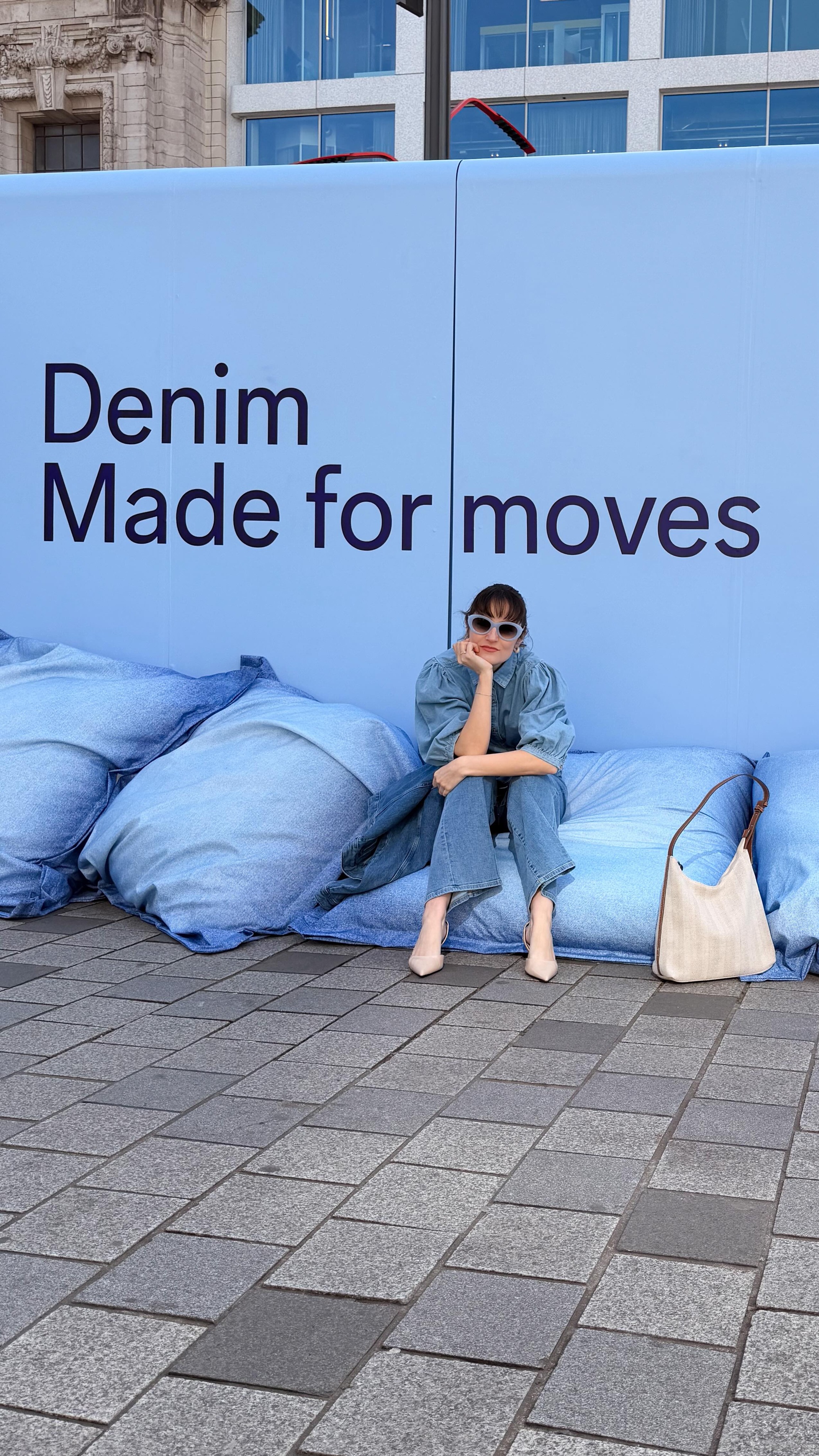 #publicité - Denim is taking over Antwerp 👀
Today I stepped into the @ca #MadeForMoves pop-up at Operaplein - an immersive experience in the Mirror Room built around one idea: denim that actually moves with you. 🪩🕺💃
From the Mirror Room to the in-store activation, everything is designed to show how comfortable, versatile and easy to style these pieces really are. And honestly… you feel it immediately.
I’ve been working with C&A for years now, and it’s always been a brand I genuinely enjoy wearing -effortless, accessible, and made to fit every silhouette.
If you’re in Antwerp, the pop-up is running from April 9 to 11 and it’s definitely worth experiencing ✨
#MadeForMoves #LookGoodAndFeelGood #DenimStyle