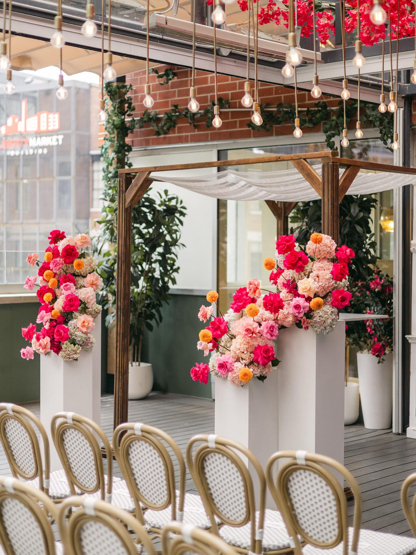 Details from P&M’s wedding💕
📸 @515photoco