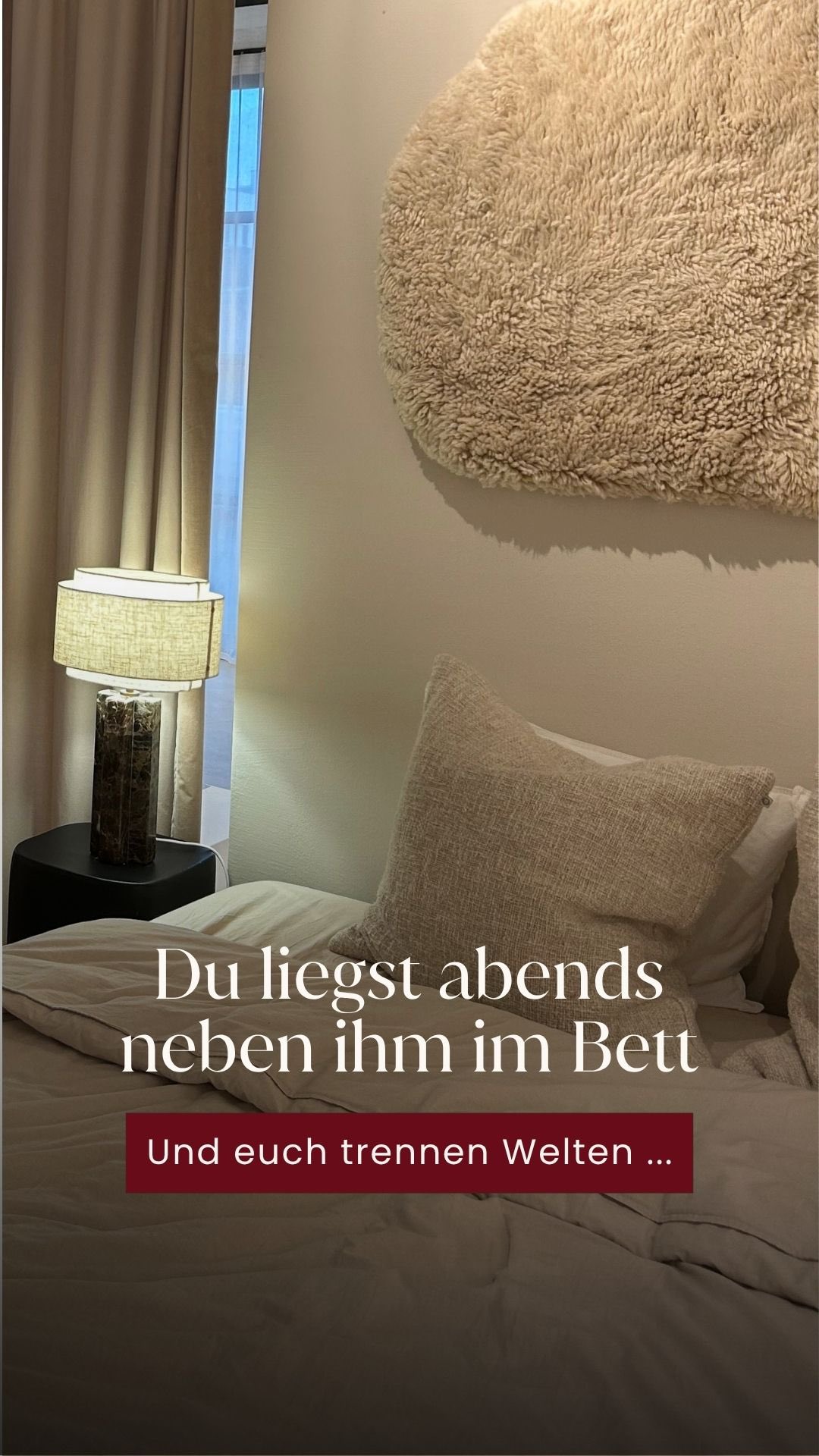 Du liegst abends neben ihm, und trotzdem spürst du dieses nagende Gefühl von Allein sein. Es fühlt sich an, als wärt ihr Kilometer voneinander entfernt. 🥀
Im Alltag funktioniert ihr, ihr erledigt und ihr lebt nebeneinander her. Im Schlafzimmer läuft nicht mehr viel, und wenn doch, dann irgendwie erzwungen, pflichtbewusst.
Du fragst dich, wo eure Leidenschaft geblieben ist. Dieses Gefühl, von ihm so angeschaut zu werden, als könnte er die Finger nicht von dir lassen, als würde er dich wirklich sehen, wollen, begehren ... das ist so langsam verloren gegangen.
Und wo ist dein Glow geblieben, diese Lebendigkeit, dieses Angetörnt-sein vom Leben – dein juicy ICH? Die Frau, die strahlt, die sich in ihrem Körper zu Hause fühlt, die morgens aufsteht und sich lebendig fühlt. 🍒💦
Ich kenne das aus meiner Arbeit mit über 100 Frauen, und ich sage dir eines: Es ist möglich, diese lebendige, juicy Version von dir und deiner Beziehung wieder zu erwecken – auch wenn du gerade viel um die Ohren hast, auch wenn du denkst, ihr habt keine Zeit, zu viele Pflichten oder du hast fünf Kilo zu viel - stimmt nicht.
Morgen teile ich ein neues, kostenloses Angebot mit dir – tiefes Wissen über Anziehung, Polarität und Magnetismus, damit du dich wieder lebendig, begehrt und spicy fühlst, in dir und deiner Beziehung.
Folge @fabiennebreu_ damit du es nicht verpasst. ❤️🔥
Lots of Love, Fabienne
BEZIEHUNGSPROBLEME
INTIMITÄT
ANZIEHUNG MANN FRAU
SCHWEIZ