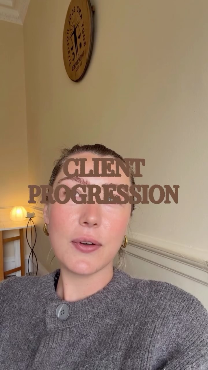 From feeling completely disconnected and go go go to learning how to slow down and enjoy your own company!
This client come every 3 week and this is her 3rd treatment and we are already seeing huge improvements🤍
Also, love that she found my business card from 4 years ago and got back in touch 👼🪽