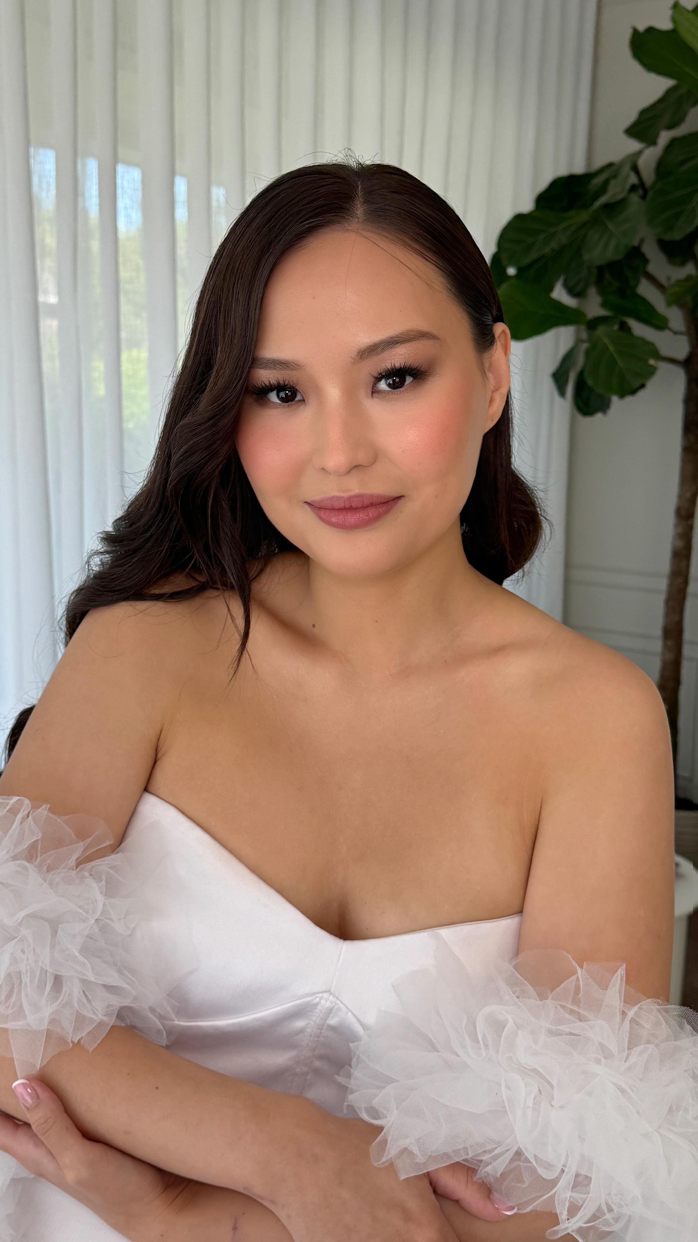 I always work with logic — your skin, your features, what you like.
Every face is different, so makeup should be adapted to you.
That’s how you get a result that feels right👌
#makeupartistbrussels #bridalmakeupbelgium #softglammakeup #makeuplogic #bridesbelgium