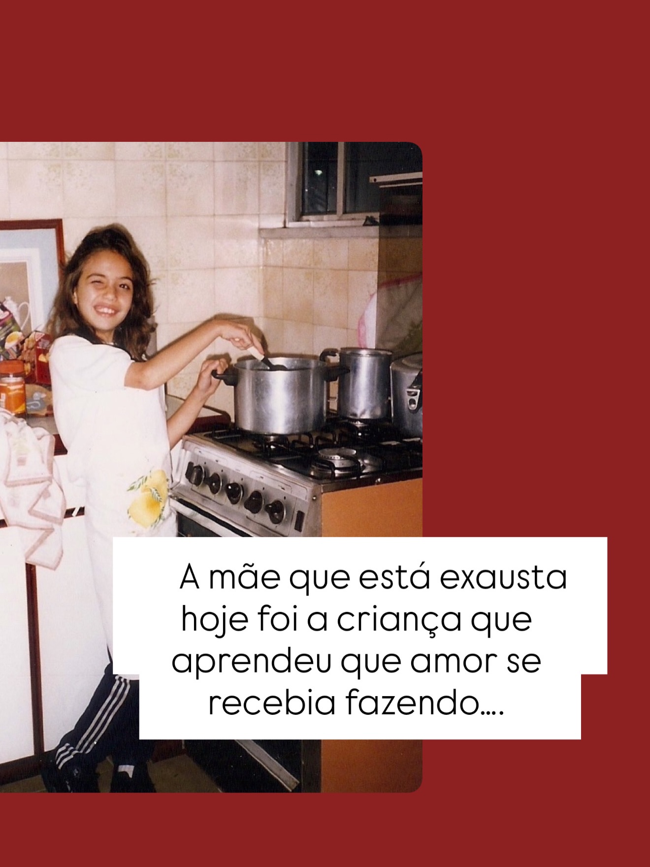 Você sente que precisa estar fazendo algo o tempo todo pra se sentir suficiente?
Quando uma criança aprende que só tem valor quando está fazendo, ela cresce. Vira mulher. Vira mãe.
E continua fazendo, agora com filhos nos braços e o mesmo peso nos ombros.
A psicologia chama isso de valor condicionado. Não pelo que você é, mas pelo que você entrega.
O que não é consciente se repete. Na gravidez, no parto, no puerpério, na maternidade. Sempre no mesmo padrão, sempre com o mesmo cansaço.
É assim que conduzo meus atendimentos. Primeiro entendendo o território emocional onde essa mãe foi construída. Para então abrir espaço para uma maternidade onde presença vale mais do que fazer.
#maternidadeconsciente #gravidez #parto #puerperio