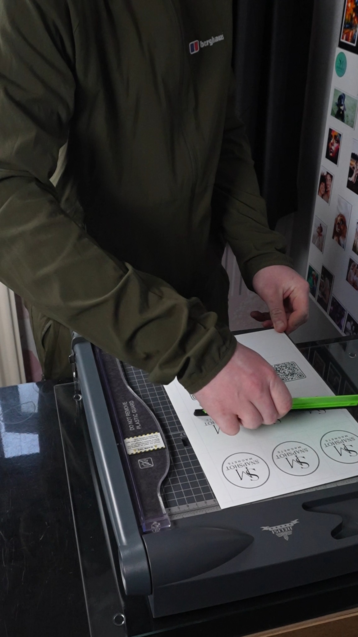 Your logo shouldn’t just live online…
Turn it into something people actually see every day 🧲
Create yours now 👇
Link in bio
#custommagnets #smallbusinessuk #brandingideas #businessmarketing #logodesign