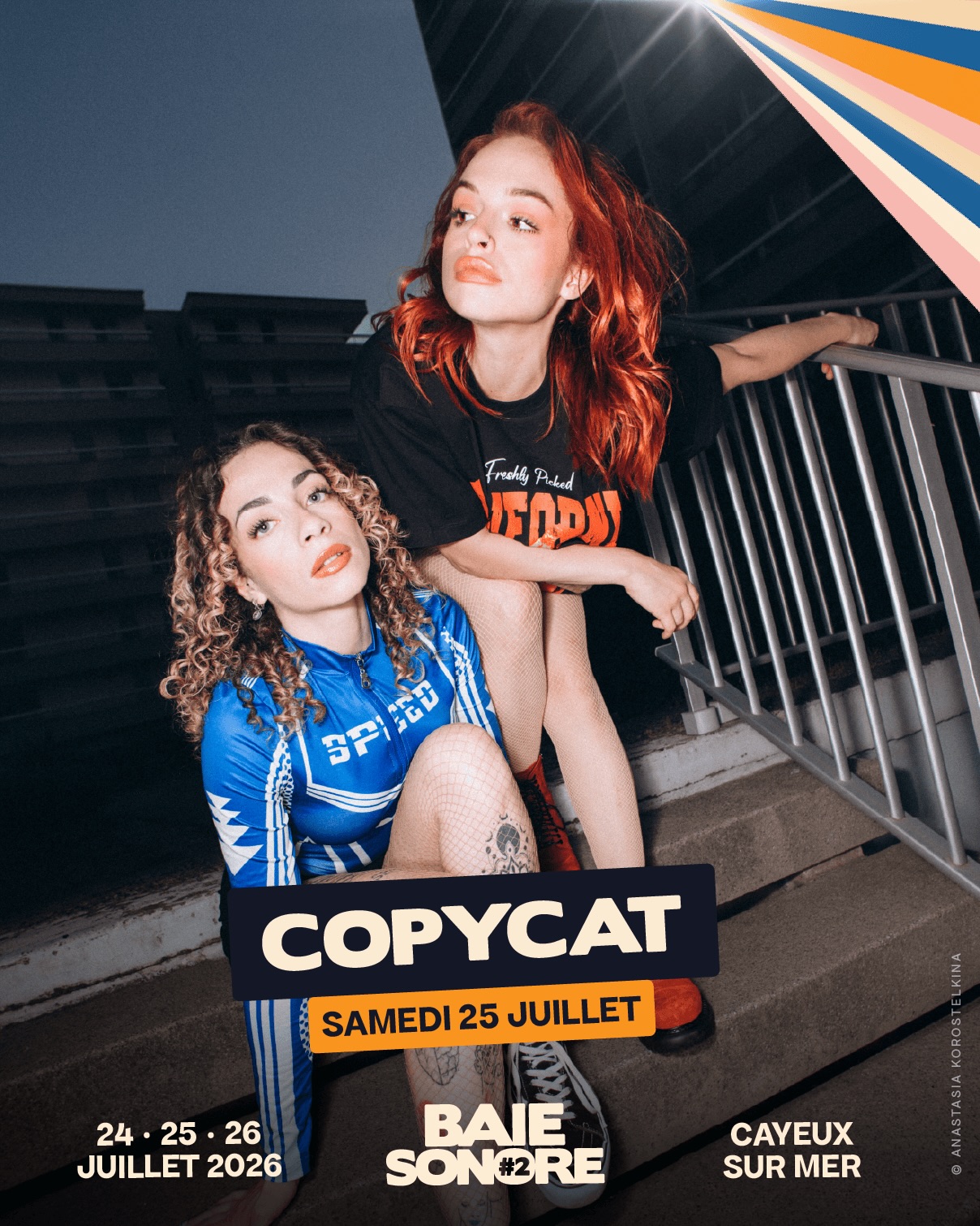 ON CONTINUE DE VOUS PARLER DES ARTISTES PROGRAMMÉ.ES 😁
Place à @copycat.off le samedi 25 juillet !! Révélation rock au féminin, ce duo sera pour vous une véritable boule d’énergie. Des chansons énergiques écrites comme des snaps spontanés. On scroll d’une énergie à une autre dans une pop vénère. Faîtes nous confiance, vous n’allez pas vous ennuyer 😉 (billetterie en bio)