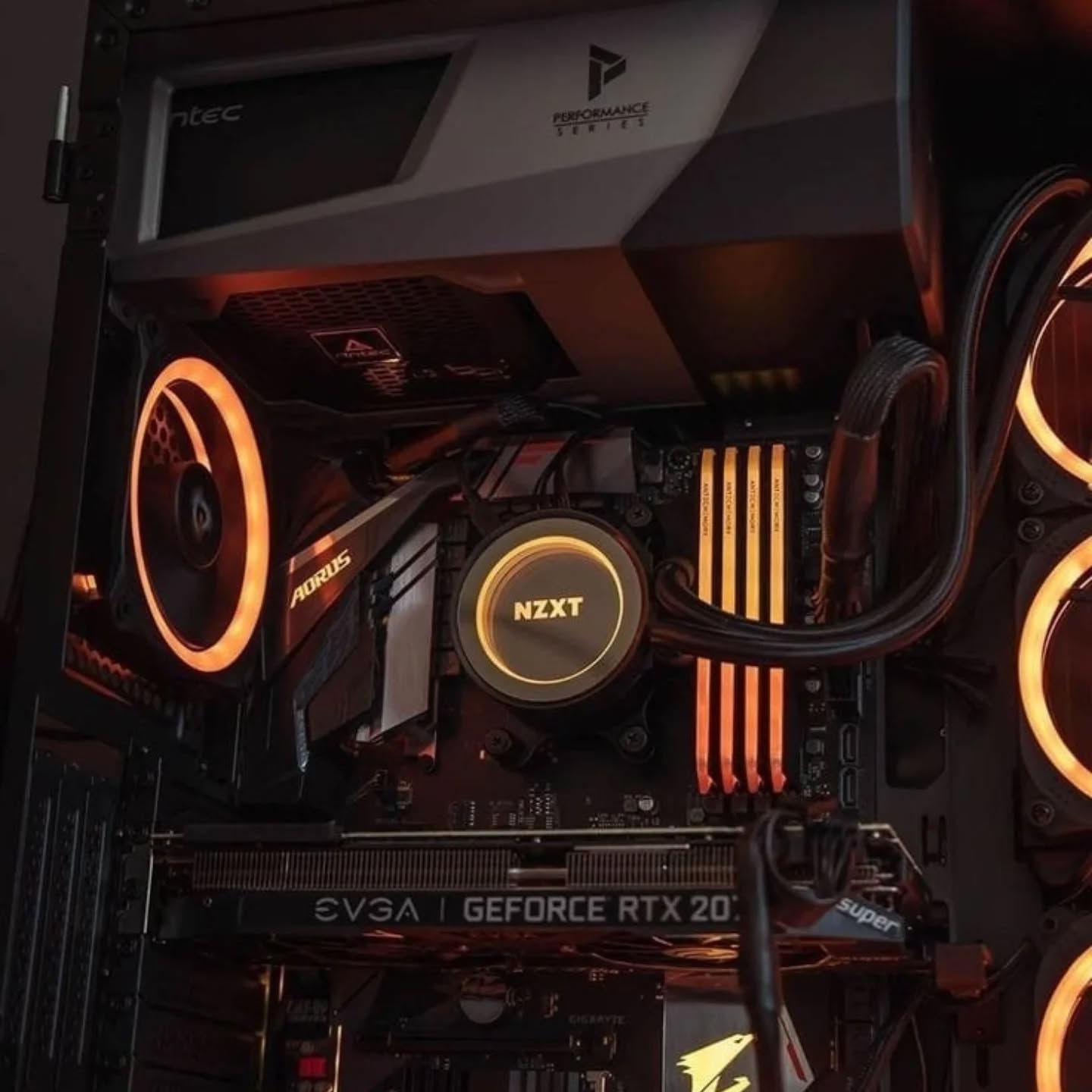 Tech with a twist of citrus 🍊
#pc #pcgaming #aethetic #aesthetics #orange #bangalore #gaming #productivity #nvidia #nvidiageforce