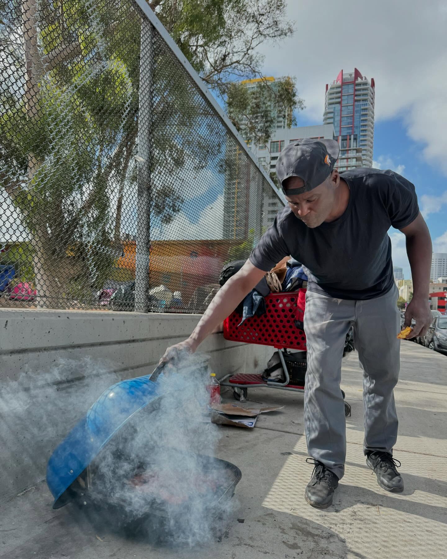 Nice day for a BBQ on the streets 🍗🌭