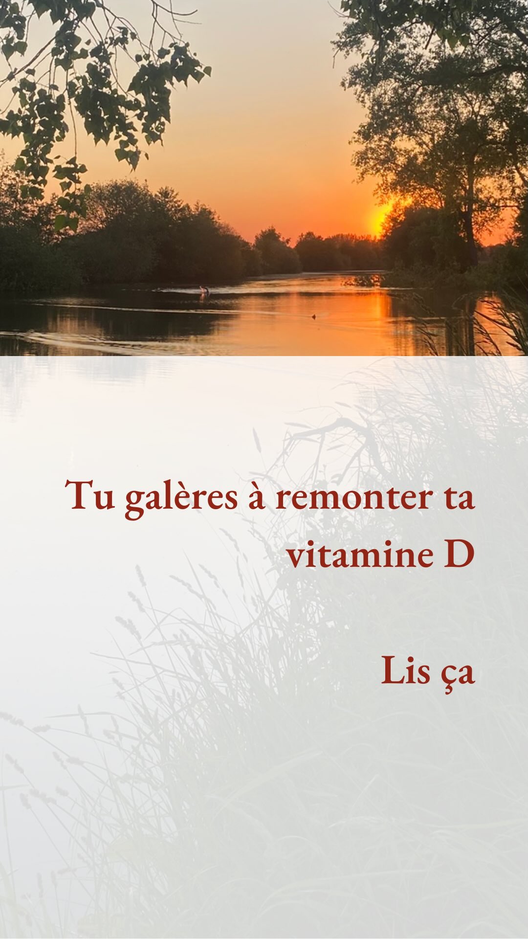 La vitamine D c’est pas une option !!
Elle est essentielle à :
✅ l’équilibre hormonal
✅ la santé osseuse
✅ au système immunitaire
✅ la régulation de la glycémie et améliore la sensisbilite a l’insuline
Des taux insuffisants affectent la qualité des ovocytes, aggrave le SOPK, l’endométriose etc
——
Si ton taux ne bouge pas :
1. Ajuste la dose selon tes bilans
2. Priorité une prise régulière plutôt qu’une ampoule avec dosage élevé
3. Prends la proche d’un repas qui contient une matière grasse (c’est une molécule liposoluble)
4. Pense à prendre du magnésium au cours de la journée
Sans magnésium, la vitamine D est mal utilisé
5. Priorise la bonne forme
(La D3 cholécalciférol) sous forme liquide au lieu de la D2 ergocalciférol)
6. Continue la prise, même l’été
7. Vérifier la santé biliaire !
La vitamine D est liposoluble, pour être correctement absorbée, elle nécessite une bonne fonction biliaire
Pour info, le taux santé est situé entre 60-80 ng/mL
Abonne toi pour plus de conseils HappyHormones ✨
—-
Moi c’est Eugénie, j’aide les femmes qui souffrent de déséquilibres hormonaux à sortir de l’épuisement & apaiser leur symptomes et retrouver énergie, sérénité, confiance en soi.
👉 Je t’offre un bilan hormonal GRATUIT .
Commente « BILAN « et je t’envoie le lien ✨