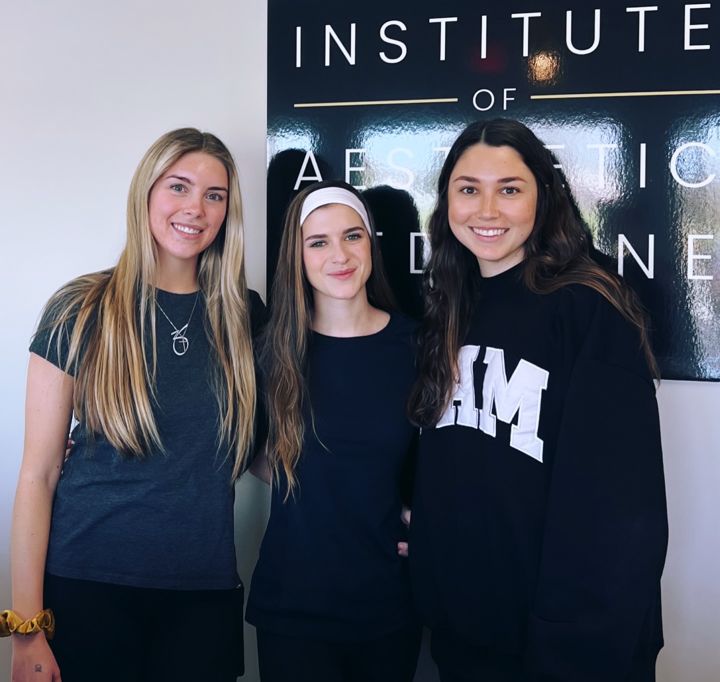 The heart behind every flawless experience at IAM ✨
Our support team is the first smile you see, the voice that guides you, and the energy that keeps everything running seamlessly behind the scenes. From scheduling to celebrating your results, they make every detail feel effortless—and every visit feel luxe.
Because at IAM, excellence isn’t just in the treatment… it’s in the entire experience. 🖤
#IAMGlow #IAMExperience #LuxeCare #BehindTheScenes #SupportTeam AestheticExcellence IAMVibe