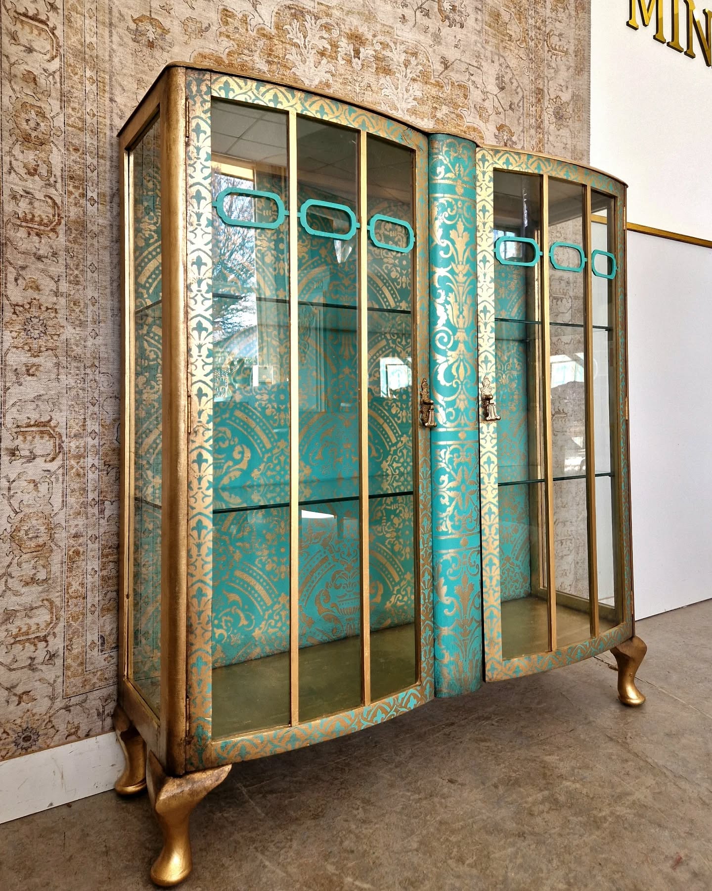 New redesign!
#trashtotreasure
#netherlands
#flipfurniture
#vitrinekast