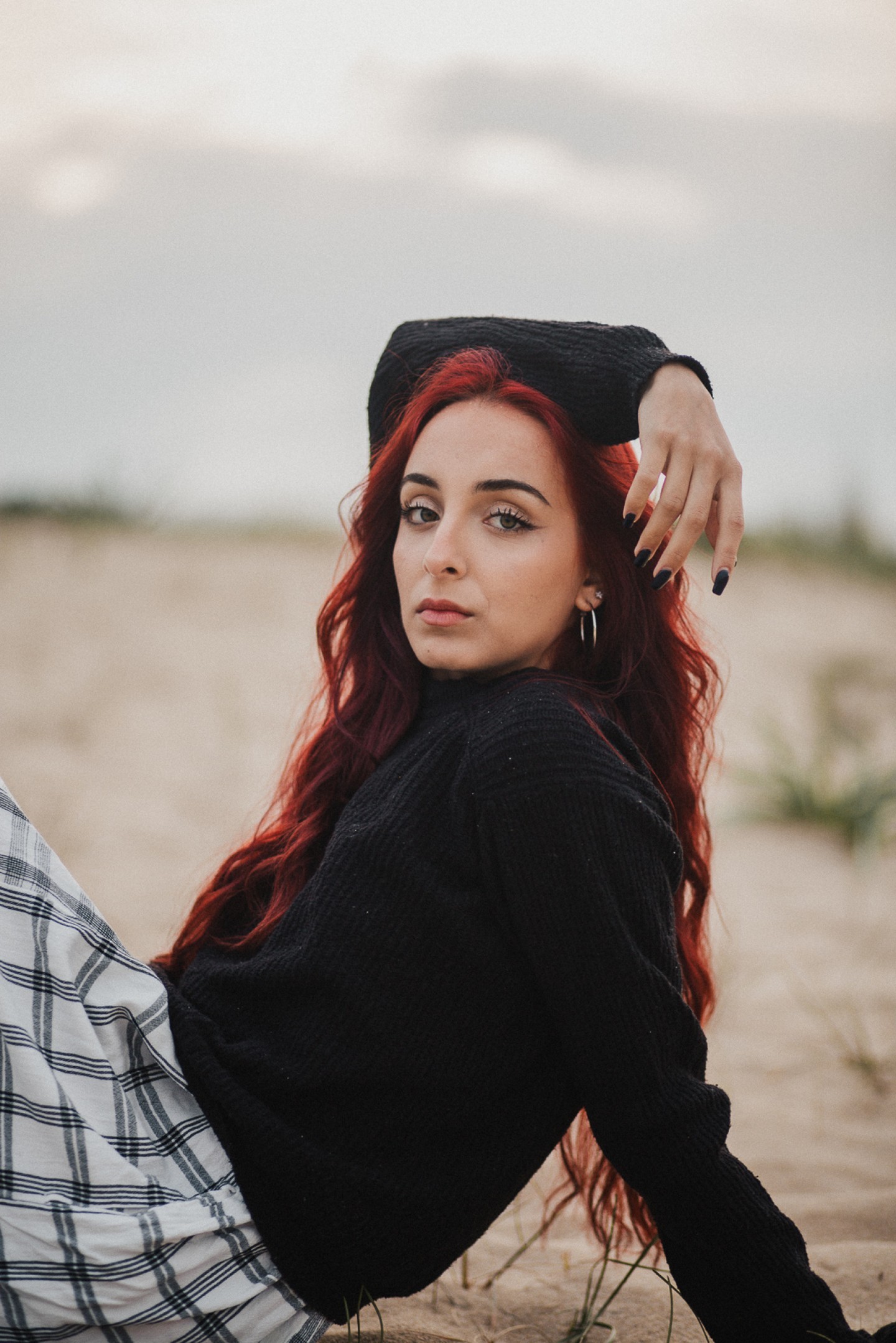 š¤Artistic Prom Portraitsš¤
Graduating school is a big milestone š... after all school is part of our lives for more than a decade - isn't this crazy to think about?
Love or hate your time at school, it does shape our personalities in ways we don't even contemplate until further down the line. If we're lucky, some of our greatest friendships are forged in school (shoutout to my bestie Iva š )
To be perfectly honest with you I wasn't all that ecstatic about my graduation portraits as back in my time (gosh I feel so old saying this but it was more than 10 years ago after all haha...) they were pretty simple and uninspiring - smile at the camera, snap, done. Luckily times have changed and graduation and prom portraits are definitely what they used to be - I'm seeing more and more girls and boys going for artistic sessions that capture this big moment in their lives.
When we discussed Emma's prom session, she said she wanted something that represents her personality - grunge aesthetic and moody tones. I love how the beach was just the right amount of moody this day to allow us to achieve the best aesthetic for her shoot š·