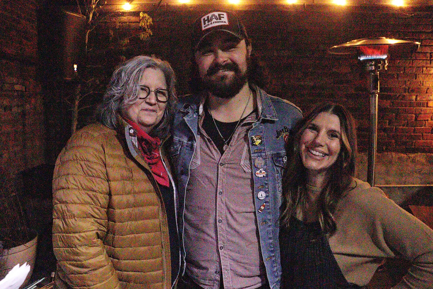Had a blast sharing the stage with two friends & songwriting hero’s of mine @stephonysmith & @rachelthibodeaumusic at @thebourbongospel a couple weekends ago. 🎸🥃🙏🏼🎤
Singing along to hits they wrote for @thetimmcgraw @lukebryan @bccoconutman & more made my heart smile.
Thanks for joining me ladies! 🙏🏼 #friends #livemusic #country #singer #nashville