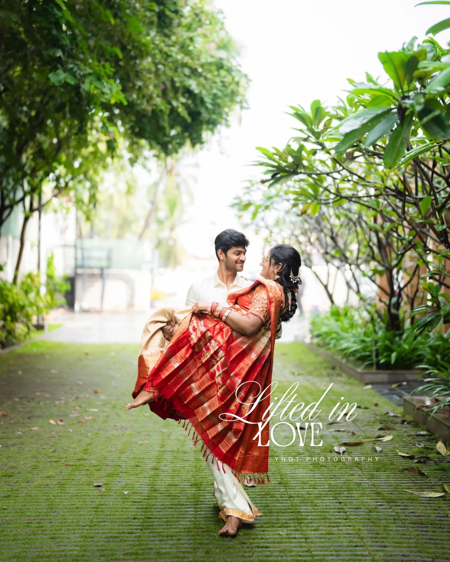 LIFTED IN LOVE !
.
.
.
Shot by: @ynoteventplanners
Shot with: @sonyalphain @sonyalpha
.
.
.
#candidphotography #weddingphotography #bestweddingphotographers #cinematography