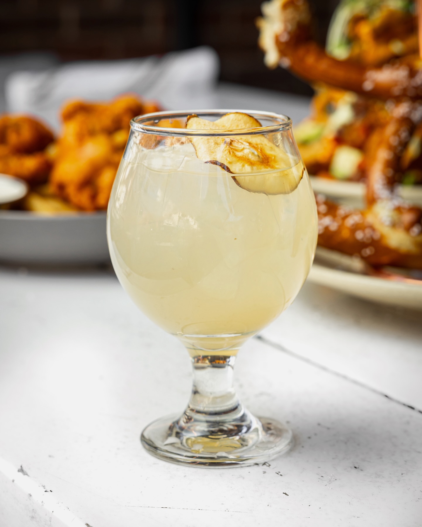 come sip on our daydreaming cocktail 💭🍸#happyhour #cocktails #drinkspecials #sipandsavor #cheers