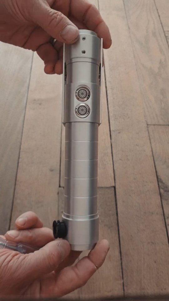 Le prototype du GFX4 est enfin arrivé, et validé!
#endorlightsabers #combatdesabrelaser #sabrelasercombat #combatlightsaber #ffescrime