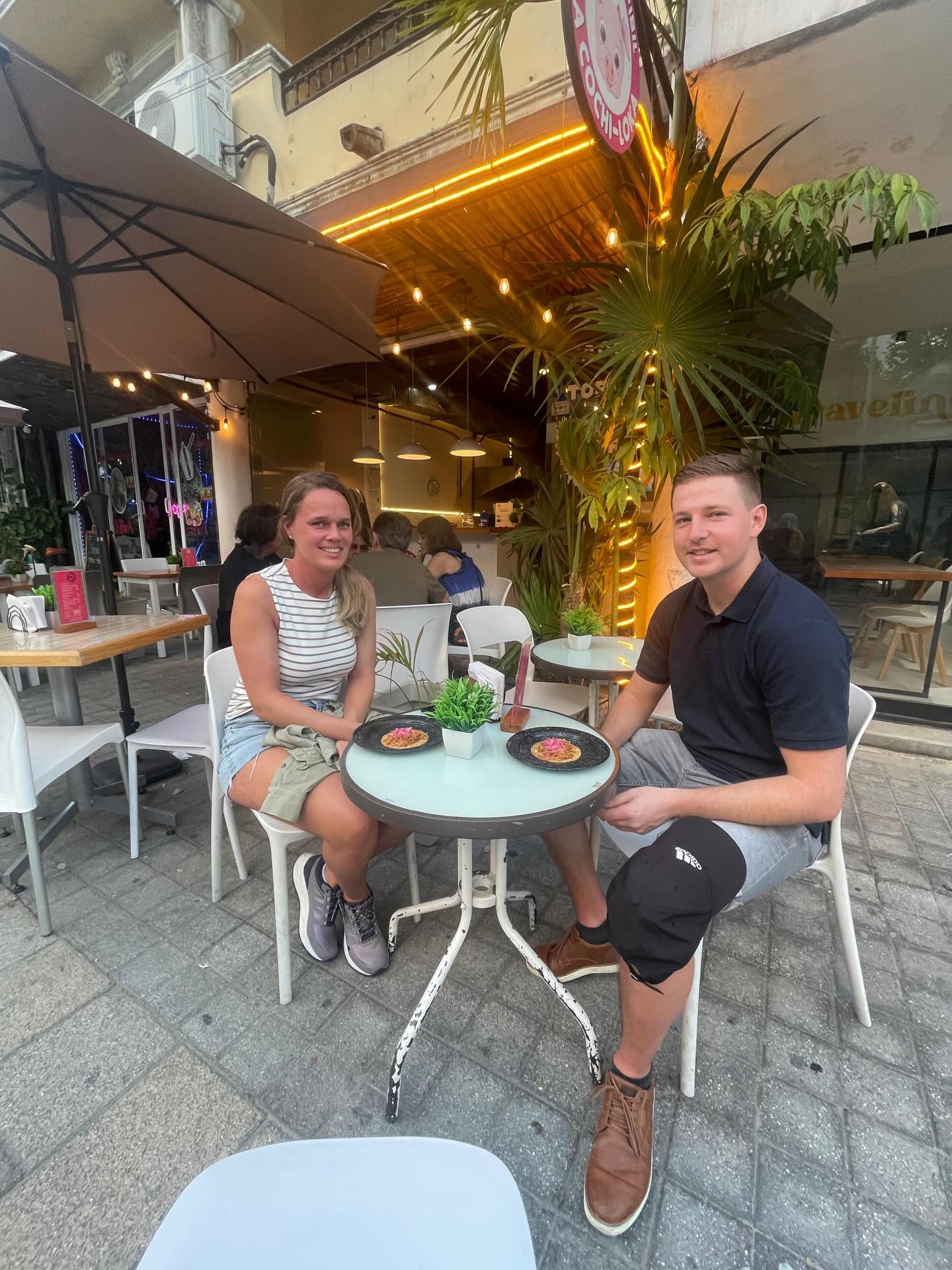 🌮❤️ A perfect day in Playa del Carmen — enjoying tacos de cochinita and tasting a variety of delicious local flavors together on a food tour made for unforgettable moments. 🌴✨ #PlayaDelCarmen #FoodTour #TacoLovers