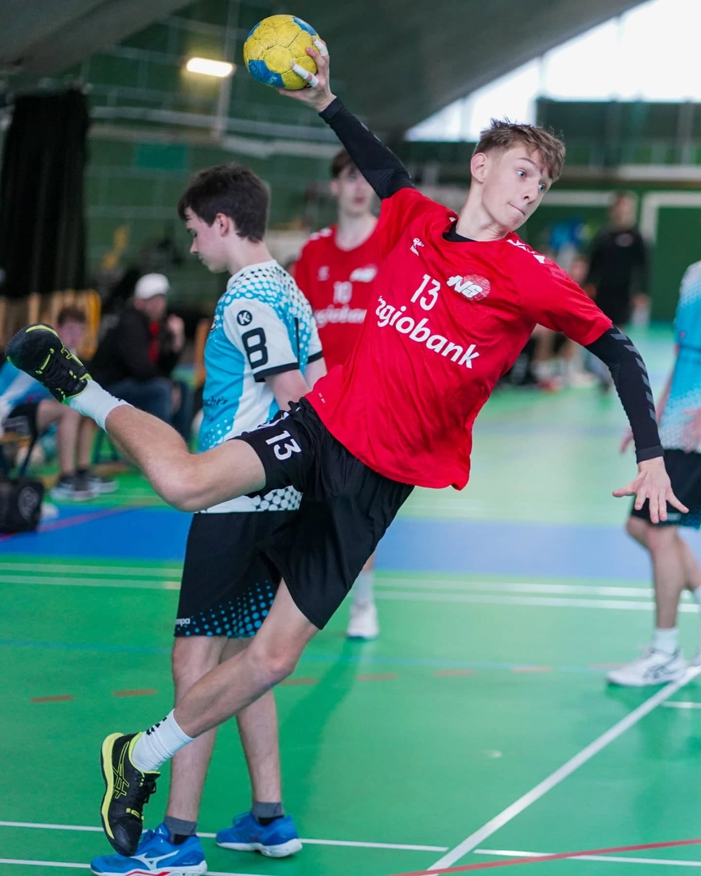 📸 Einige Bilder vom heutigen Heimsieg unserer U19 gegen @_bsc_grosshoechstetten
📸: @zeltnersports
#tvsolothurn #tvsolothurnjunioren #handballschweiz #solothurn #handball