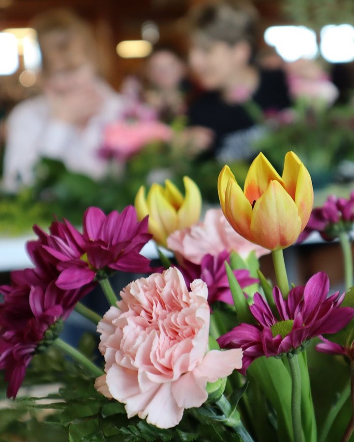 Petal-powered plans incoming 🌸
Seats are vanishing. Our floral workshop with Marché Fresh Florals is nearly sold out, and each time slot only has a handful of spots left. Round up your mom, grandma, sister, or your favourite flower lover and come get your hands into some seriously pretty blooms.
🌸🌸
📅 Saturday, May 9
⏰ 8am, 10am, 12pm, 2pm
📍 2nd Floor Market Building
🎟️ Link in bio
Blink and you’ll miss it… and nobody wants bouquet FOMO 💐