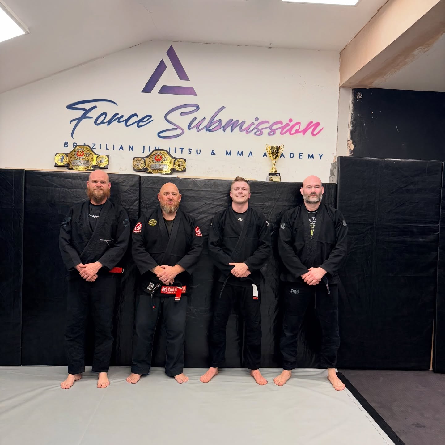 Huge congratulations to our newest Black Belt, John Lea 👊
16 years in the making !!!
John started training with us back in 2010 through MMA, even stepping in for a couple of amateur fights. Not long after, he found his passion in Jiu Jitsu—and he’s never looked back.
Since then, John has become an active competitor who constantly pushes himself to improve. More importantly, he’s always there for his teammates—supporting, helping, and leading by example. A true team player and a massive asset to the academy.
It was an honour to award him his BJJ Black Belt this evening, on behalf of Leo myself & Checkmat !
Well deserved, mate ❤️❤️ Checkmat !!
#bjj #brazilianjiujitsu #bjjblackbelt #jiujitsu #bjjlifestyle