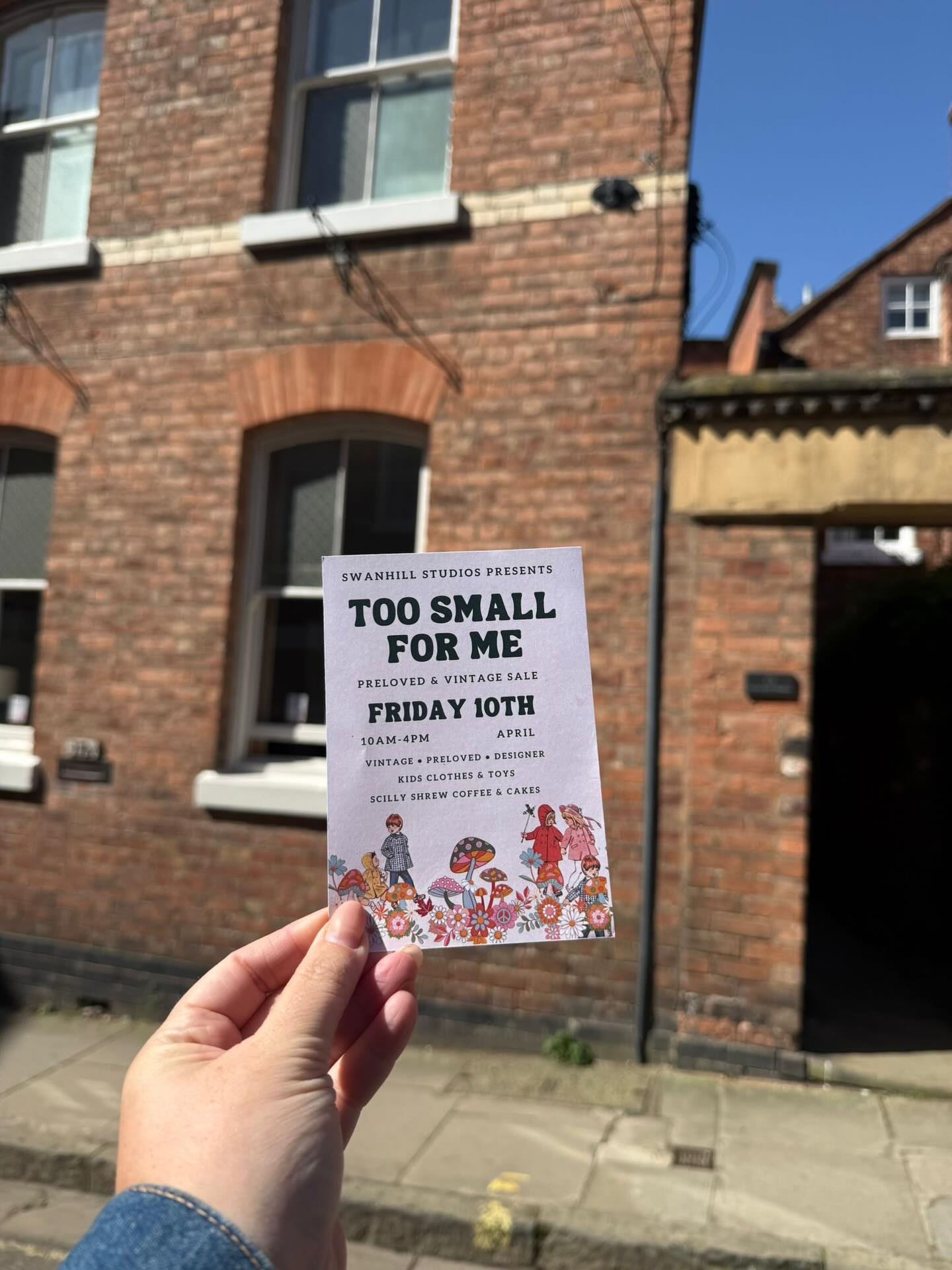 Good morning Shrewsbury! Looking forward to seeing you all tomorrow at Swan Hill Studios for our second Vintage and preloved sale. With expert sellers including @storemarmello @ruthyralph_petit_treasure_ @joeparnelljonestvc @naomi.and.the.wildlings some art, stationery and gifts from @pswecreate and delicious @scillyshrewscoffee and cakes and Free art activities from Compost Kids. Friday 10th April.
Free entry. Open 10am-4pm