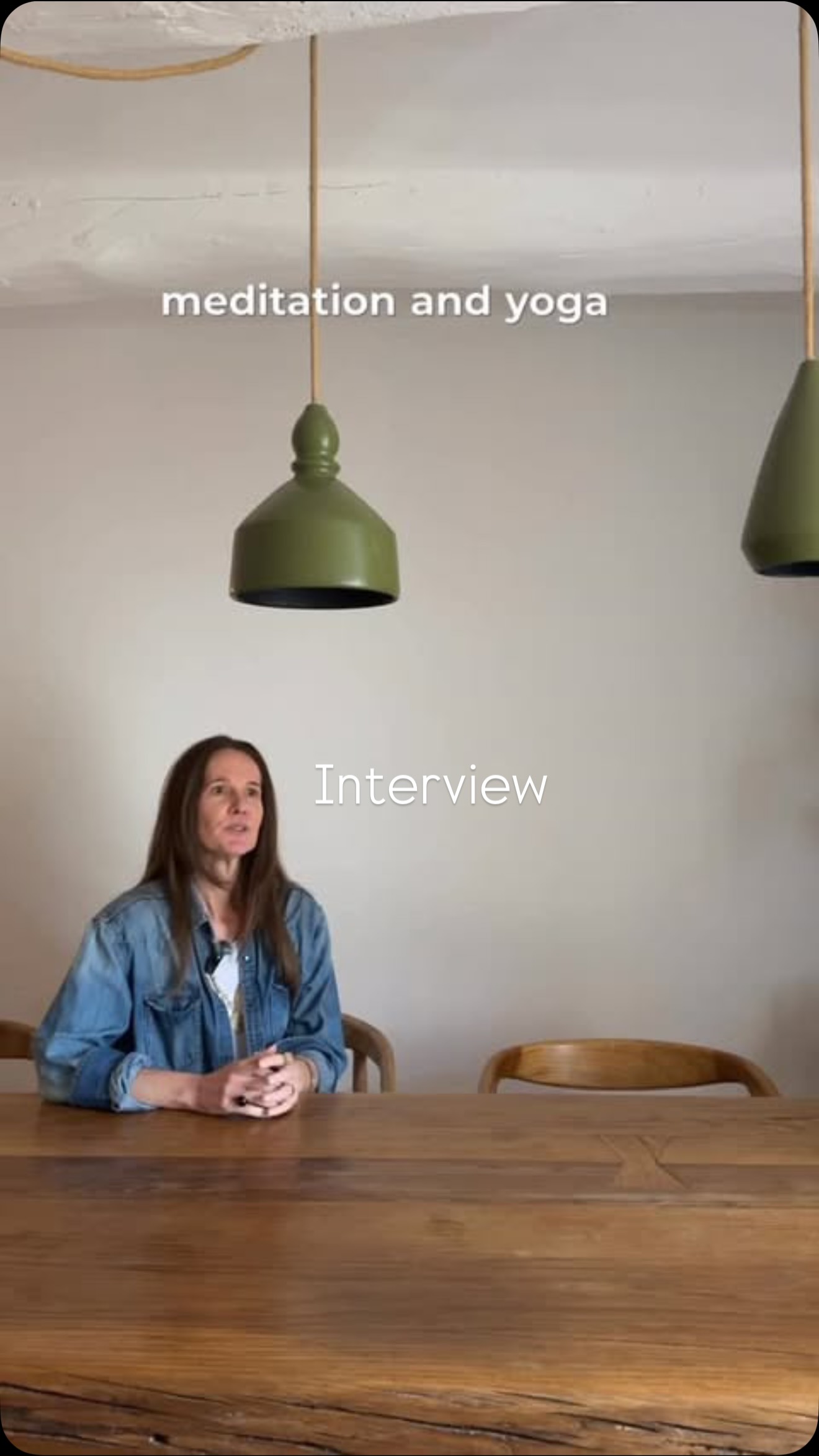 Elle est venue de Madrid pour participer à la retraite céramique.
Un parcours inspirant, une belle énergie… et une ouverture d’esprit qui a tout changé.
C’était la seule à parler anglais dans le groupe, et pourtant, la communication s’est faite naturellement.
Parce que quand on est ouvert, présent et bienveillant… les mots ne sont plus une barrière.
Voici son témoignage.