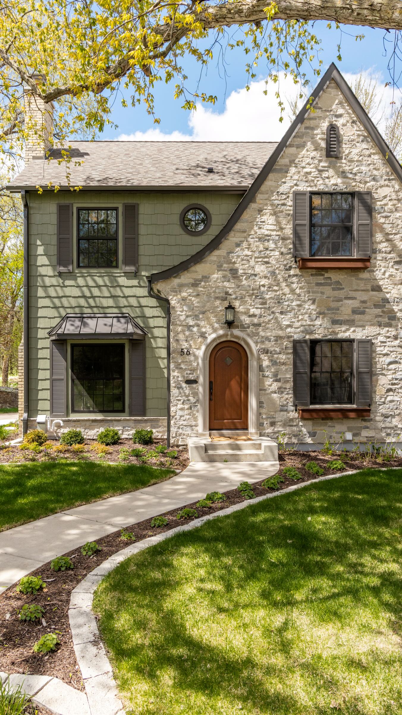Behind-the-Scenes with Anchor Builders (and Rob) as we capture their stunning home, recently featured on the MSP Home Tour.
Build + Design: @anchorbuildersmn
Photography | Videography: @spacecrafting_photography