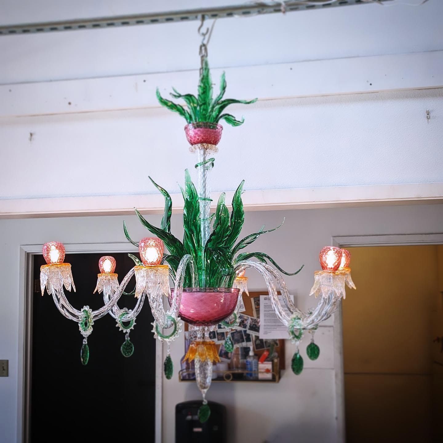 First Lighting of sampled with @paredesarte as her Rasquanche Chandelier - A Chicano - Venetian prototype that will evolve into a pair of leveled up and refined beauties. Her style, culture, love, and knowledge of ethnobotany are the epitome of ingredients for such a project.
.
Stay tuned to what we do next as we so blessed to work with some one so great, with a mutual understand of our shared material, a mastery of knowledge, plus loads of mutual connections - it should be sweet.
.
.
#agave #peyote #nopales #cactus #pricklypear #maiz #cornhusk #gold #red #green #white #lighting #design #sample #prototype #architecture #chandelier #rasquachetecture #rasquache #chicano