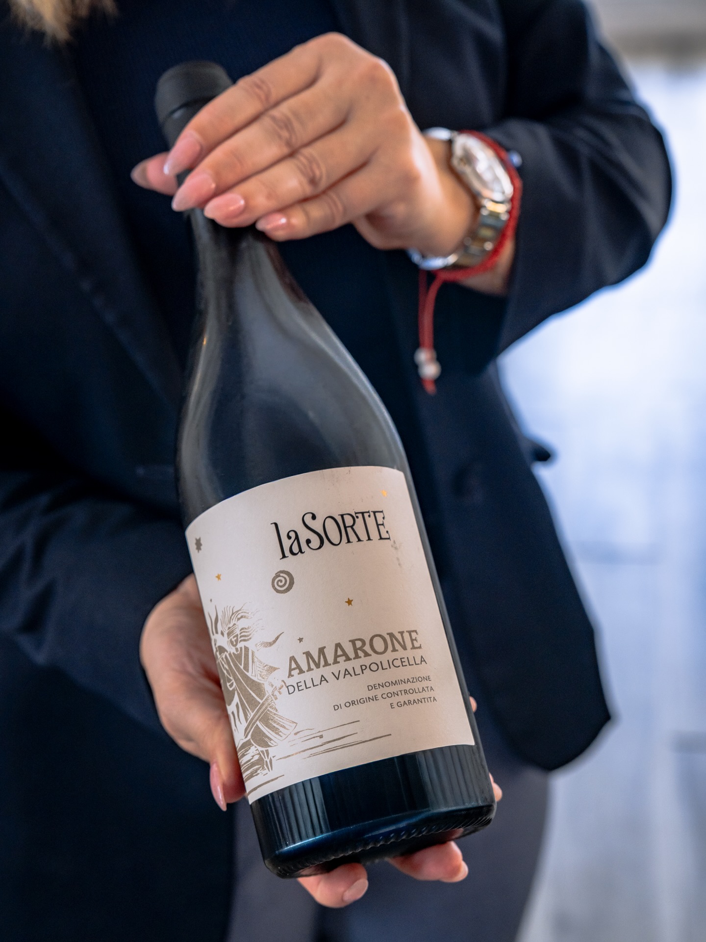 Friday, poured to perfection✨
An evening at Cafe Med begins with a beautiful bottle…
rich Amarone, deep notes, and the kind of warmth that lingers long after the last sip.
Whether it’s a quiet dinner or a table full of laughter,
this is how we welcome the weekend, with intention, elegance, and a glass worth savoring.
•••
#cafemedwpb #fridayvibes #wineoclock #italianwine #palmbeachdining