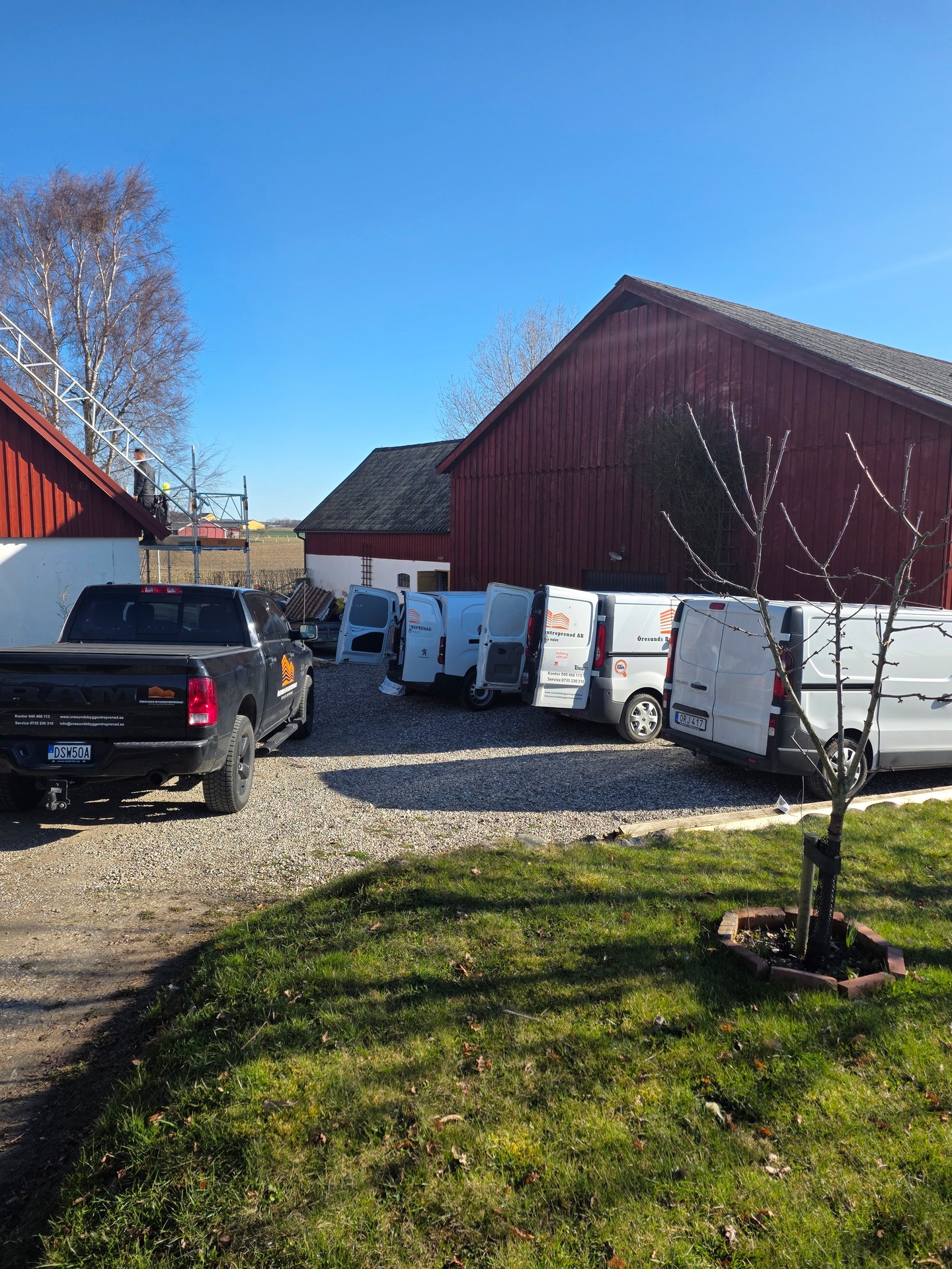 Veckan närmar sig sitt slut och Öresunds Byggentreprenad inleder flera nya projekt runt om i Skåne. Vi påbörjar nu även flera takbyten i både Vellinge och Limhamn. Det ska bli spännande.
www.oresundsbyggentreprenad.se
#bygg #renovering #takbyte #entreprenad #köksrenovering #badrumsrenovering