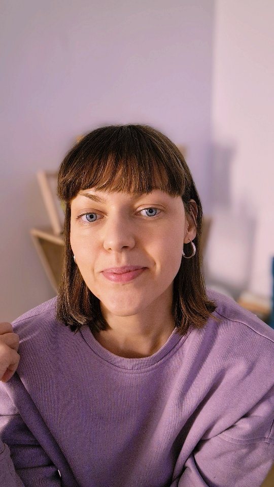 Chi ha già partecipato sa che lo Yoga Fest! che organizziamo ogni anno con @sattvayogaroma è qualcosa di difficile da spiegare a parole: bisogna viverlo!
Tre giorni a Borgo Acqua Paola, vicino Bracciano: sarà un weekend di pura immersione nella natura, nella pratica e in quella qualità di incontro che si crea solo quando le persone si riuniscono con intenzione e sensibilità comuni.
Io sarò presente tutti i giorni, ma se vuoi venire a provare il mio metodo di insegnamento che integra ayurveda, yoga, meditazione e coaching archetipico...
Ti aspetto domenica 19 aprile alle 15:30 nella splendida Shiva Hall per un Workshop di Introduzione all’Ayurveda e una breve classe di Sattva Prana (respirazione e meditazione).
• DETTAGLI PRATICI •
ℹ️ Yoga Fest! • Sattva Roma
📅 Quando? 17 • 18 • 19 Aprile
📍Dove? Vicino Bracciano, a 45 min da Roma e 10 min dalla Stazione
🧘 Cosa facciamo? Classi di yoga, meditazione, gong bath, ecstatic dance, mantra, kirtan, danza odissi e molto altro!
🎒 Cosa portare? Tappetino e cuscino, metti abiti comodi!
🥗 Bistrot con buffet veg!
🎟 Biglietti @sattvayogafest al link in bio o scrivi a info@sattvayogaroma.com