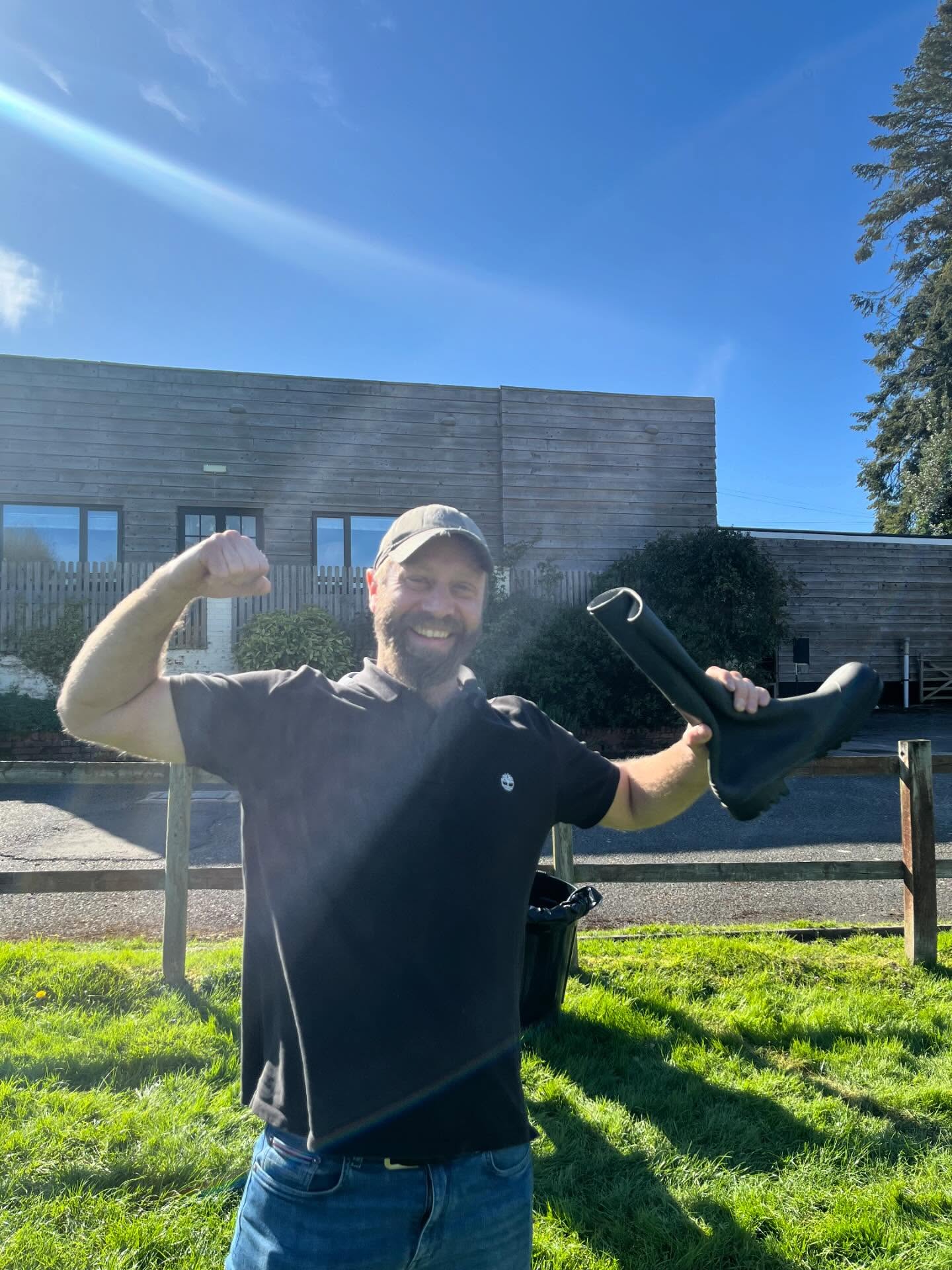 Thank you to everyone that joined us for our Village Wellie Wanging! Also a big thank you to our Host Nathan. Huge congratulations to our 2026 Champions 🏆
Chester wanged a remarkable 96ft!!
It was a great day! 🍻
https://www.worcesternews.co.uk/news/25998088.a-bit-laugh-fox-hounds-hosts-wellie-wanging/
