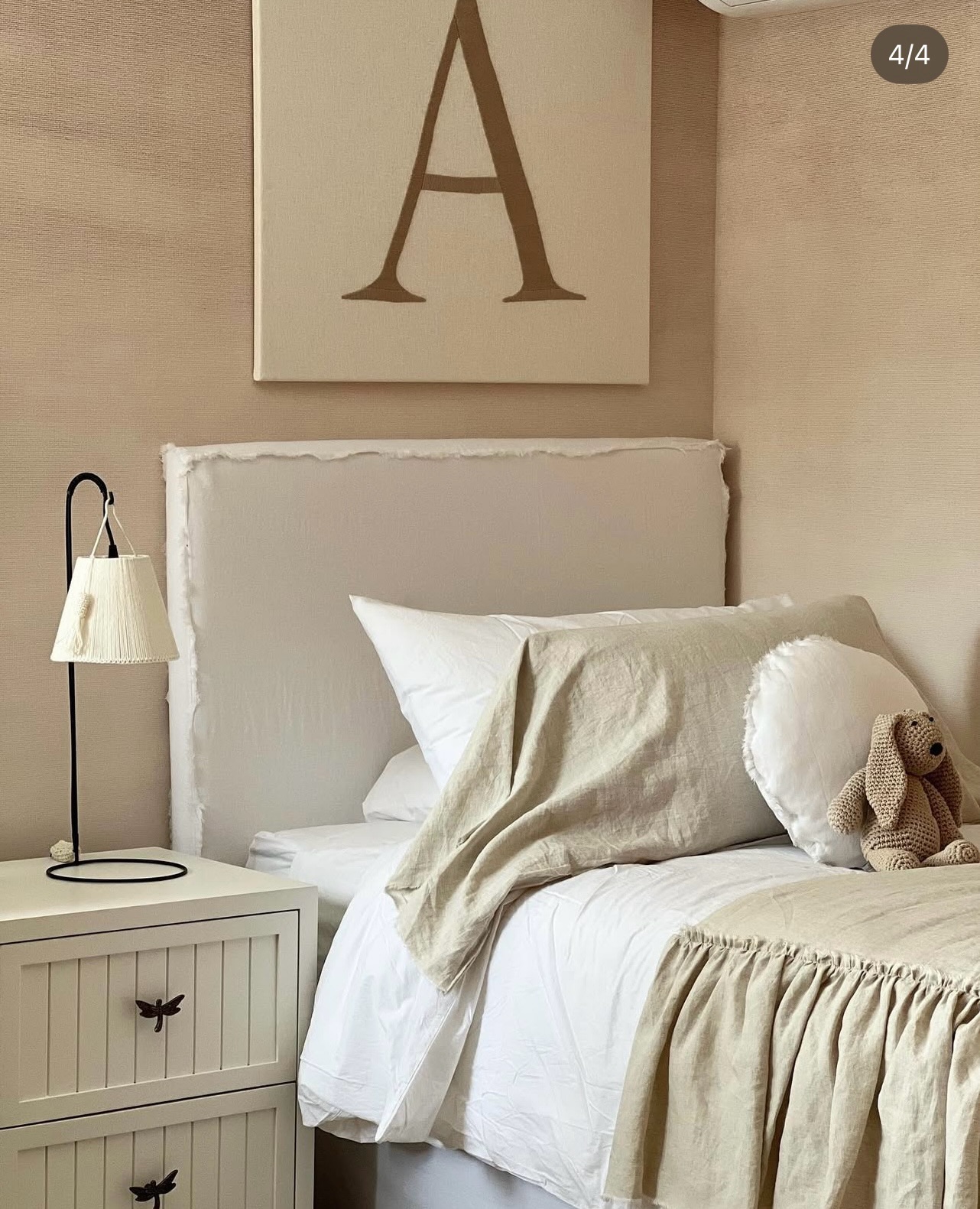 Esta inicial A está bordada completamente a mano, pensada para ser una pieza única, creada especialmente para acompañar un rincón muy especial 🤍
Porque lo personalizado no es solo decoración, es identidad, es dedicación y es hacer de cada rincón algo verdaderamente irrepetible.
#HechoAMano #BordadoPersonalizado #DecoraciónInfantil #PiezasÚnicas #detallesqueimportan