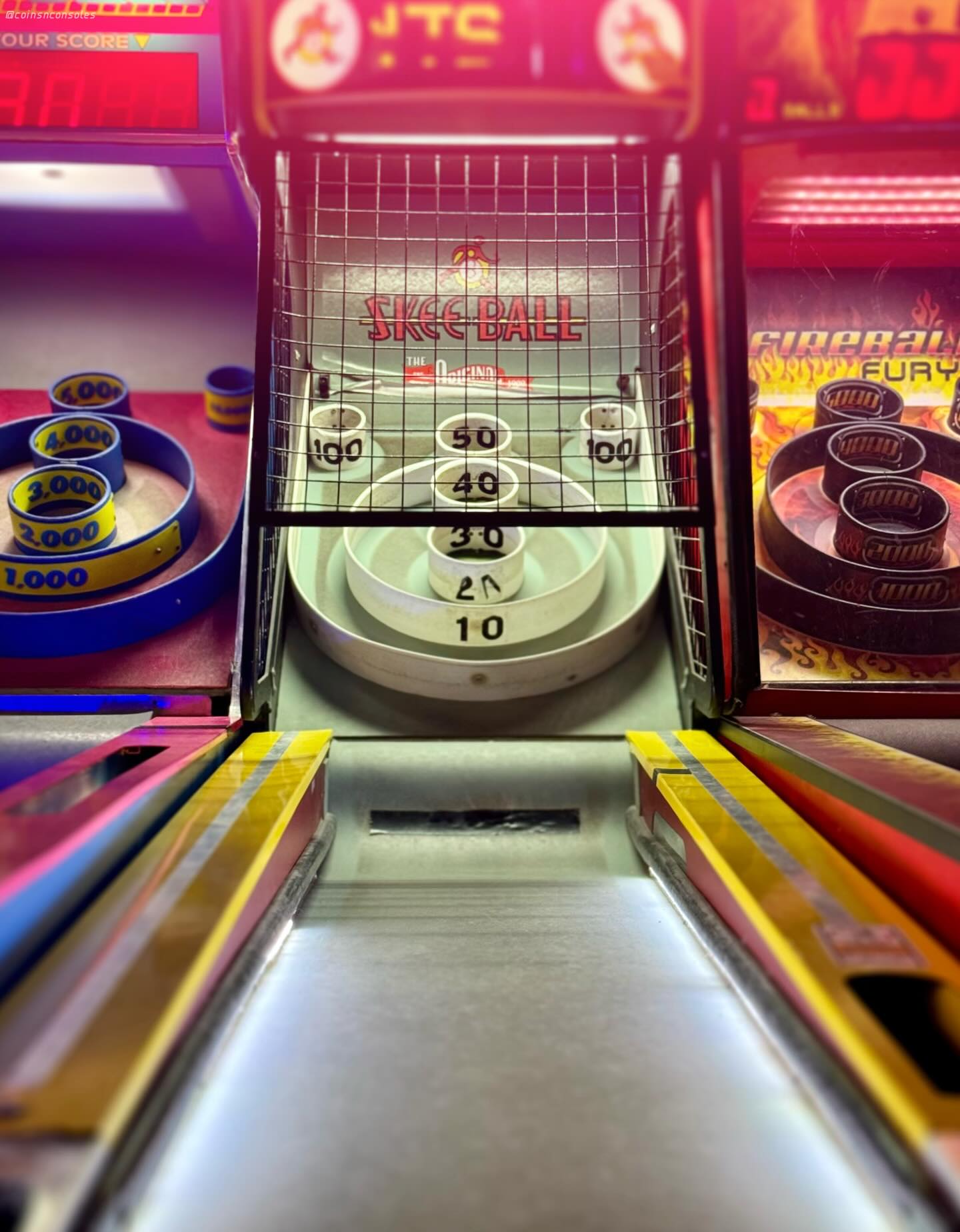 (Please swipe for more ➡️)
We love SKEE-BALL here at Coins ‘n Consoles, and it’s always a joy discovering classic cabinets out in the wild!
What’s your High Score? @officialskeeball
————————
#arcade #skeeball #boardwalkgames #highscore #arcadegames