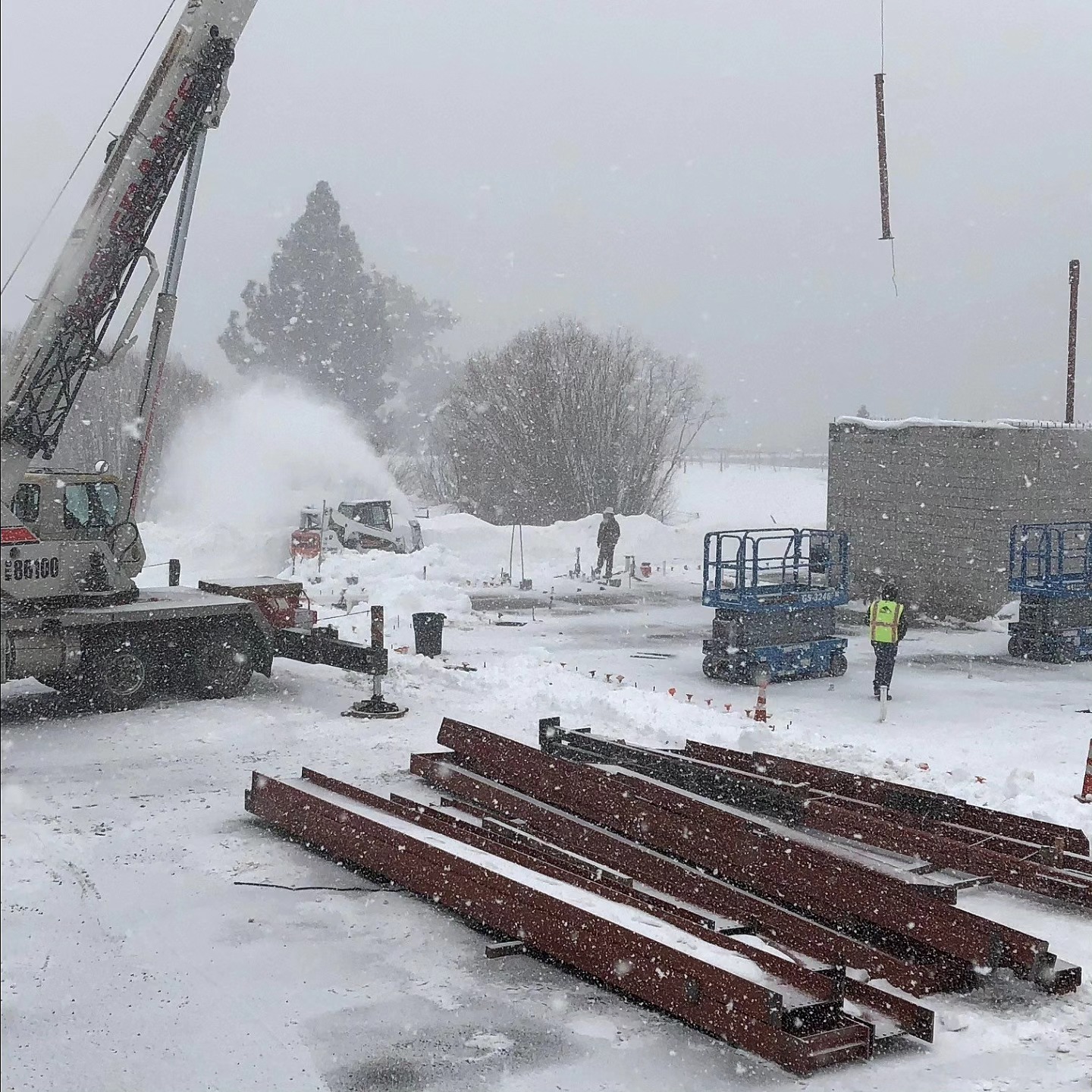 We can't help but think about the past few winters as the weather continues to cool off, and snow will soon begin popping up in the forecast. Being a general contractor in Lake Tahoe means we always strive to plan ahead for winter conditions on the job.
.
.
.
#construction #generalcontractor #laketahoe #laketahoeconstruction #winterconstruction