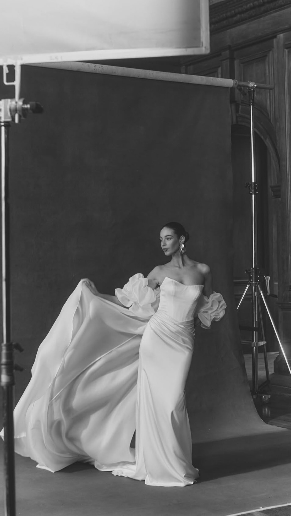 A Satin Edit ✨🤍
A-line or fitted Ellis has it all! Their satins are particularly beautiful and just feel incredible on!
1. Amara
2. Athena
3. Eloise
Which would you choose?
Satin wedding dress | aline wedding dress | fitted satin wedding dress | Kent bridal boutique | bridal boutiques