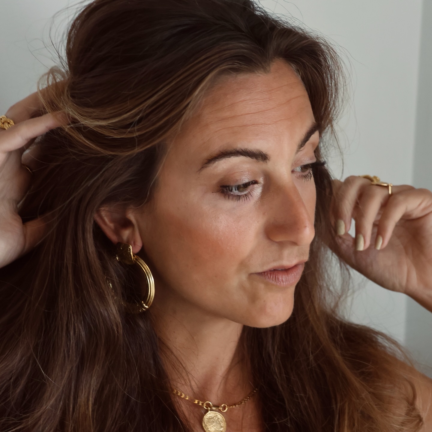 For everyday adornment, with presence.
#byzantium #istanbuljewellery #limitedcollection #chandracollections #jewellery