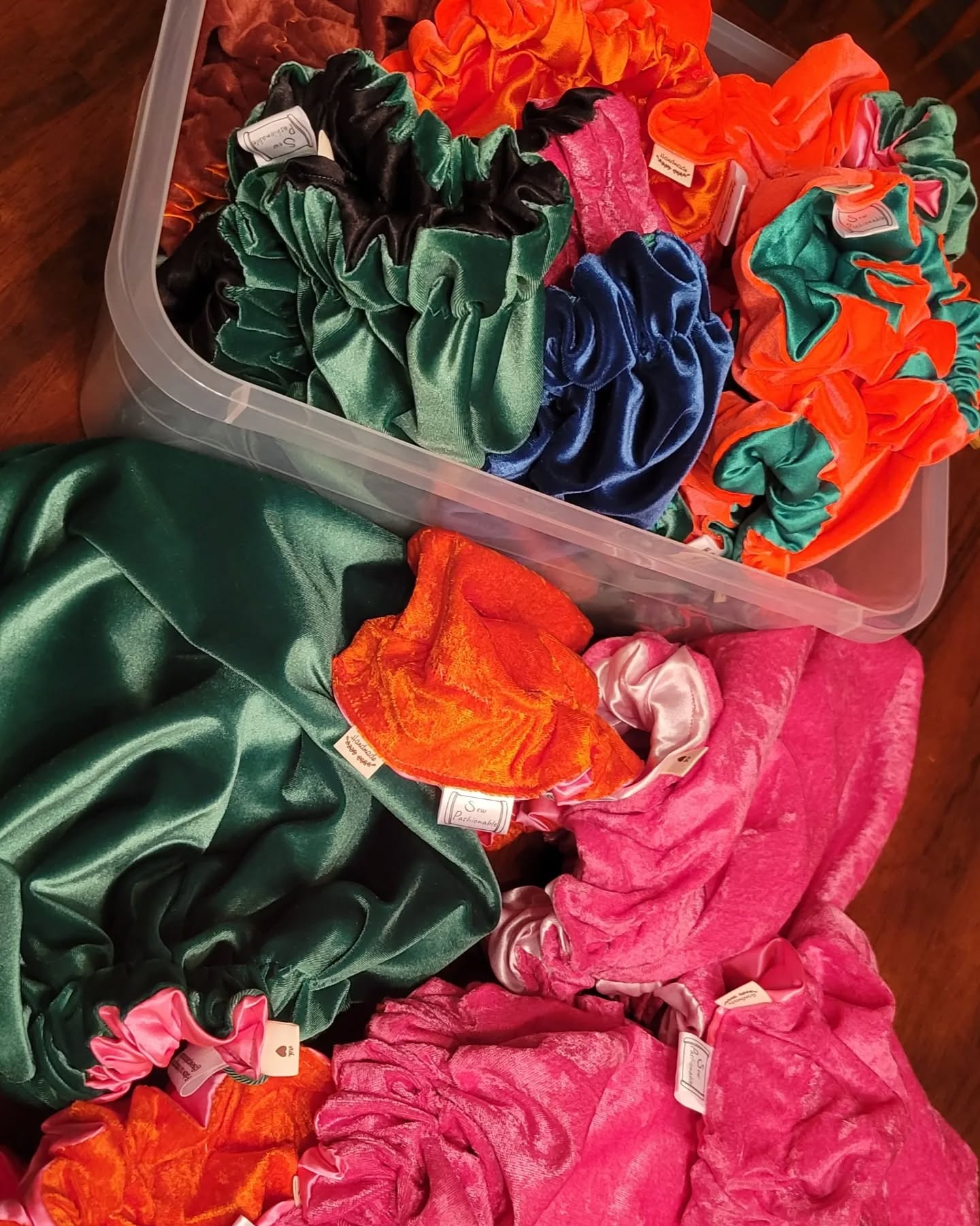 I'm getting Sew Pashionable's Beautiful Handmade Satin and Velvet reversible bonnets ready for the event on April 8th! I'm so excited to see you there and participating! There are even more bonnets to be made. And you can customize your own colors. Come to our pop up shop April 8th to get your own!
-
-
-
- Details about the event are on the flyer shown on my profile
- #Sewing #sewingbusiness #vendor #popupshop #explorepage✨ #explorepage #explore #trending