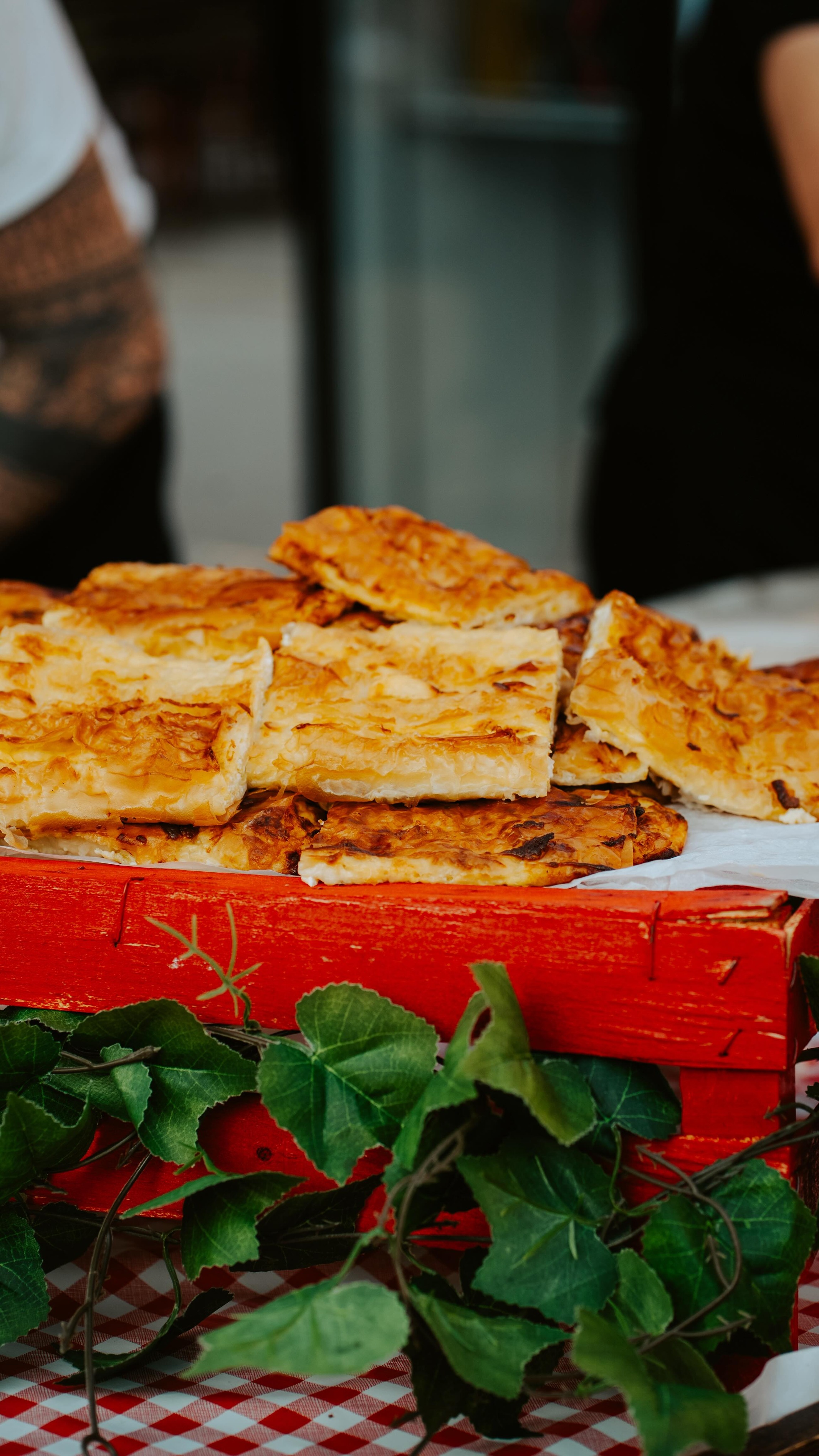 Naši dragi “Darlingovci” su duša našeg placa… imaju novi hit i čekaju vas od ovog petka na Tržnici Kvatrić… #petkomjedemonaplacu #KvatricuNaravno #placemarket #croatiafulloflife #croatiafullofflavours