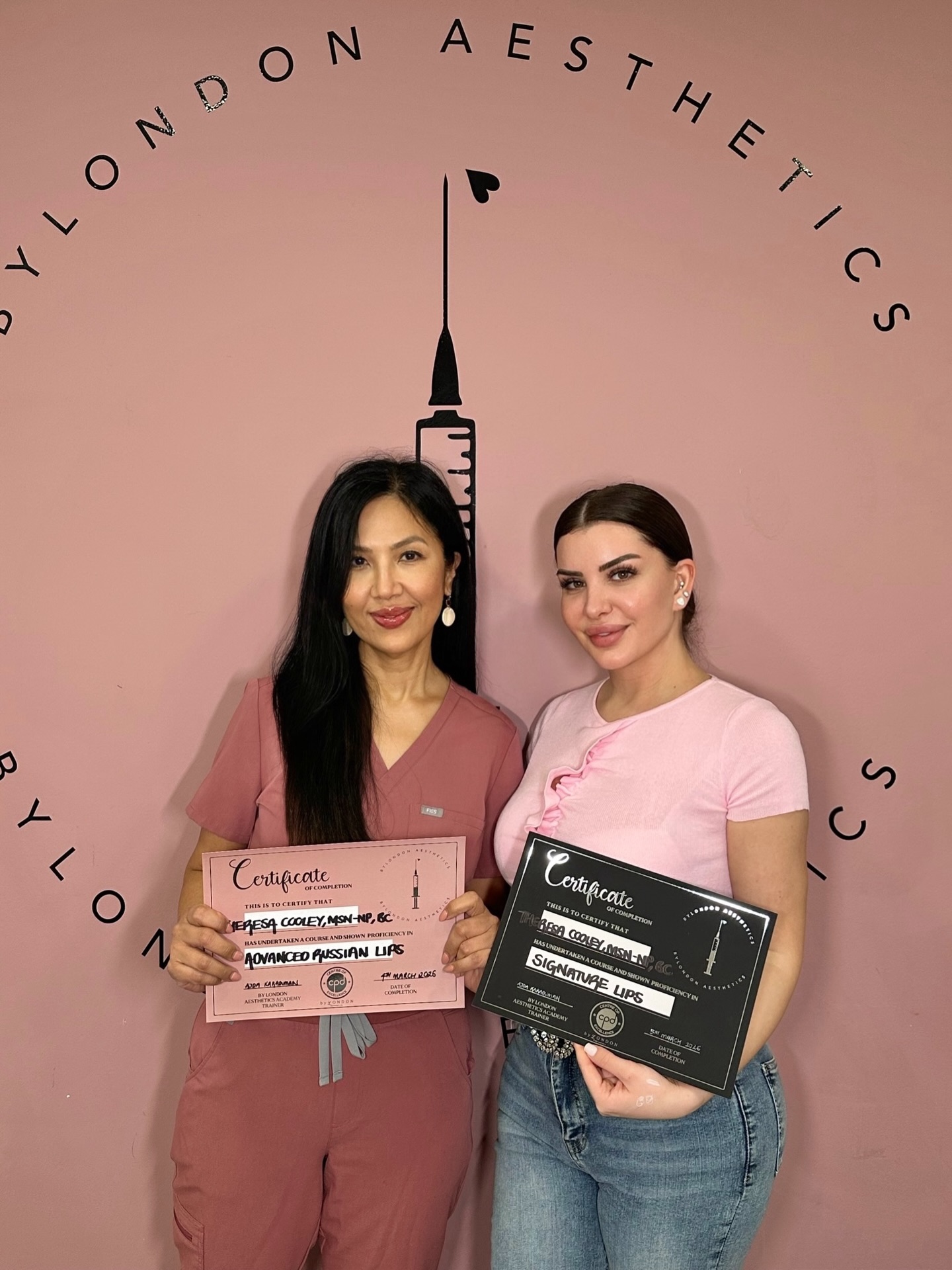 Rich in life as I get to train injectors who become friends 🥹🙏🏼
🇺🇸 All the way from California for 3 days of training and 18 models in total 😅
If you can’t get to me in person, my online masterclass is available to purchase in 9 different languages☝🏽 link in bio to book 🔗
𝗕 𝗬 𝗟 𝗢 𝗡 𝗗 𝗢 𝗡 𝗔 𝗘 𝗦 𝗧 𝗛 𝗘 𝗧 𝗜 𝗖 𝗦
📍 High Road, Wood Green, North London
▪️ Russian Lips
▪️ Full Facial Contouring + Balance
▪️ Liquid Rhinoplasty + Pixie Tip Lift
▪️ Skin Boosters, Polynucleotides + Exosomes
▪️ Anti Wrinkle Advanced
▪️ PDO Threads
📃 𝗖𝗣𝗗 𝗔𝗰𝗰𝗿𝗲𝗱𝗶𝘁𝗲𝗱 𝗧𝗿𝗮𝗶𝗻𝗶𝗻𝗴 𝗳𝗼𝗿 𝗔𝗲𝘀𝘁𝗵𝗲𝘁𝗶𝗰 𝗜𝗻𝗷𝗲𝗰𝘁𝗼𝗿𝘀
👩🏻🎓 Pathway & Beginners Packages
🥇 Advanced Level Masterclasses
💻 Online Courses available
📞 WhatsApp 07774 054 013
#lipfillertraining #russianliptraininguk #russianliptraining #fillertraining #fillertraininglondon