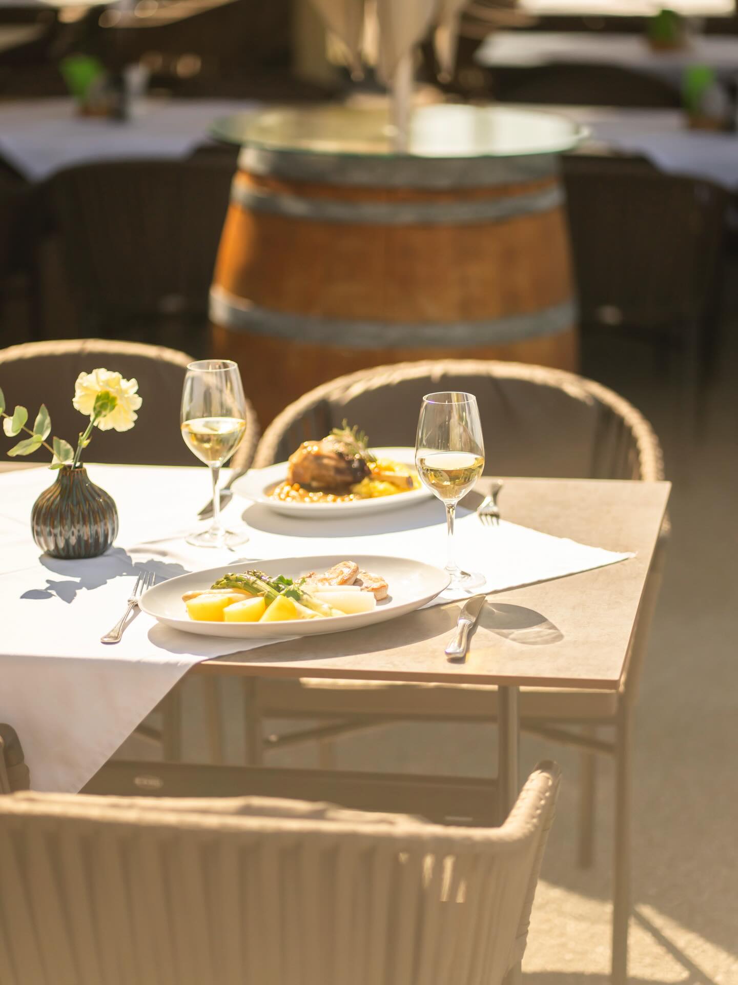 Unser Gastgarten ist eröffnet ☀️🌿
Seit Ostermontag sind die Tische draußen – bereit für genussvolle Stunden in der Frühlingssonne bei uns im Strasser Hof.
#eisenbockaufmehr #wirtshaus #familienbetrieb #wirtshauskultur