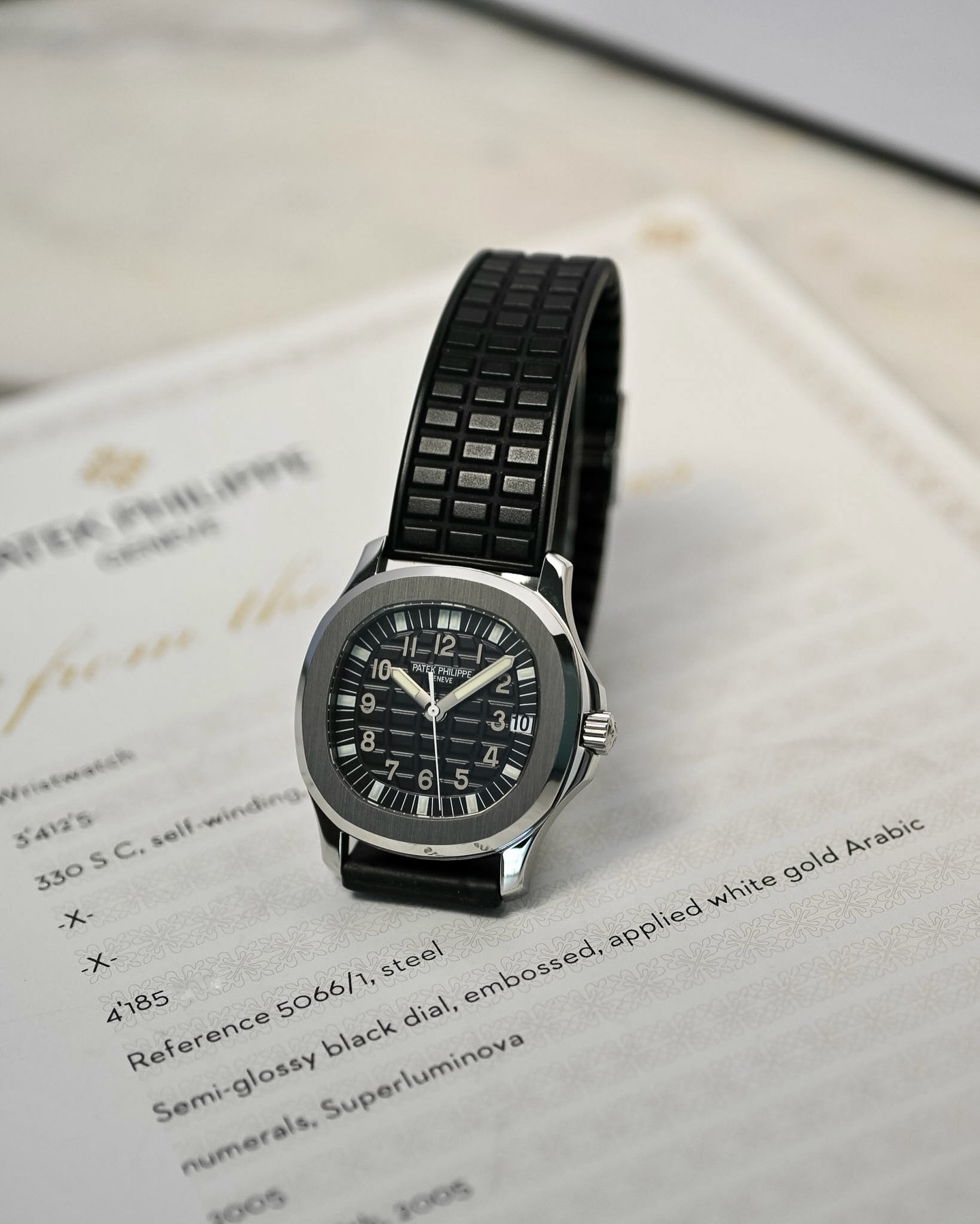 Now live: Patek Philippe Aquanaut ref. 5066. Introduced in 1998, the collection quickly became a favorite among a younger audience. Sporty yet refined, the Aquanaut remains one of the most coveted collections from the Swiss manufacture. Link in bio
.
.
#patekphilippe #aquanaut #5066