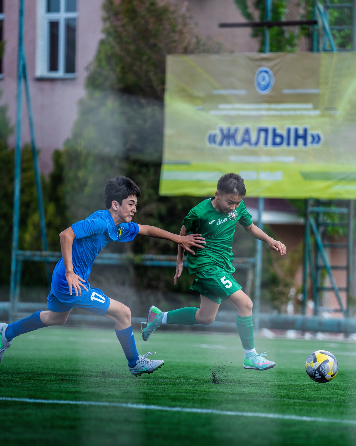 💪🏻Жетісуді жеңген жалынды жастарымыз жарап тұр!
«Жетісу» 1-2 «Елімай»
Шымкент қаласында өтіп жатқан Республикалық «Жалын» турнирінде «Елімай» футбол орталығының тәрбиеленушілері жеңіске жетті!
@fc_elimai