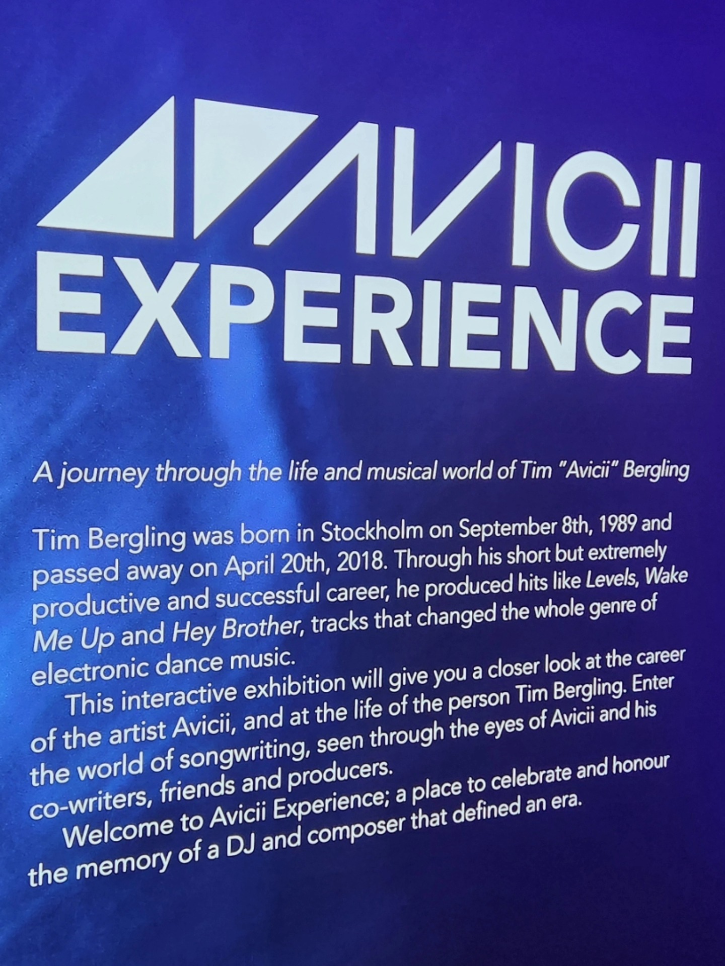 If you are an Avicii fan, I highly recommend going to the Avicii Experience in Stockholm if you have the chance. It's a moving tribute to a talented producer in EDM. The interactive exhibits give a look into Tim’s life, music, and creative process.
One of the highlights was a video from the 2021 memorial concert at Avicii Arena, where an orchestra performed his music along with other artists. It was a powerful tribute. A talent, sadly gone too soon. 🕊
#Avicii #AviciiExperience #EDM #stockholm