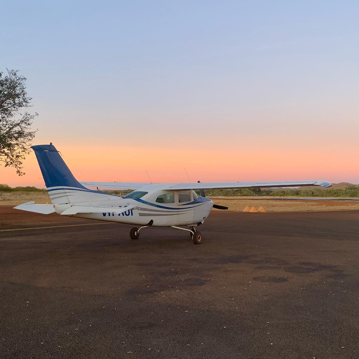 Operating out of our Halls Creek base, we operate our mighty Cessna 210 all year round to service the Kimberley’s! A recent charter to our nearby Brown’s range mine presented us with some spectacular weather 🌧 #hallscreek #visitwa #kimberley #wetseason