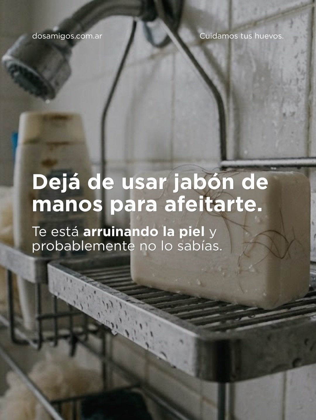 Si odias tu piel y amás la picazón y la irritación post afeitado, entonces usá jabón común de manos 🧼
Pero si sos un hombre de verdad y valoras tu salud, entonces vas a seguir estos consejos un mejor resultado post afeitado (y sin molestias) 😉
PRO TIP
Usá una esponja exfoliante Dos Amigos para preparar la piel, y una trimmer de nuestra marca para disminuir a cero la irritación y las microlesiones 💣